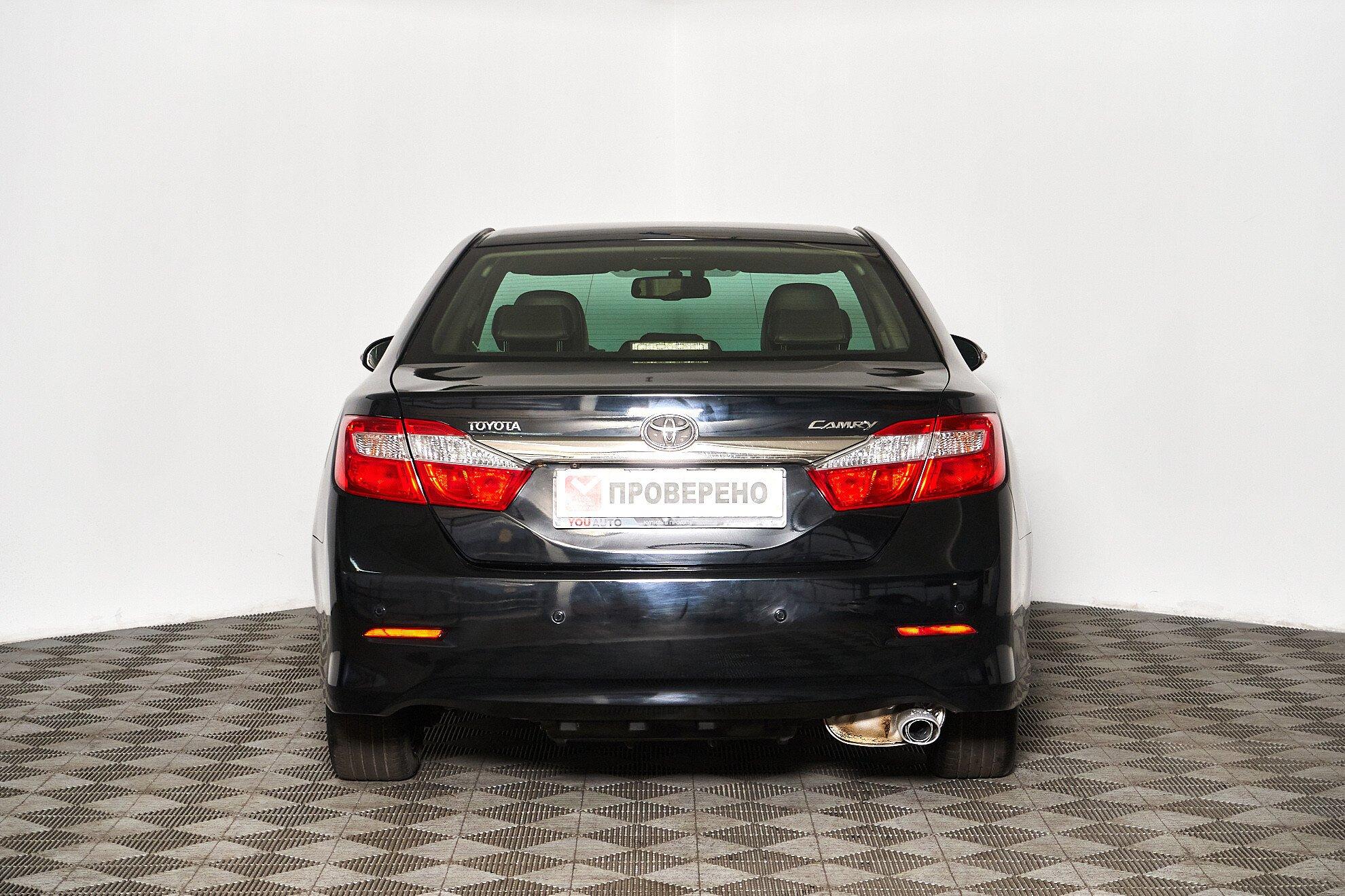 Toyota Camry 2014, черный