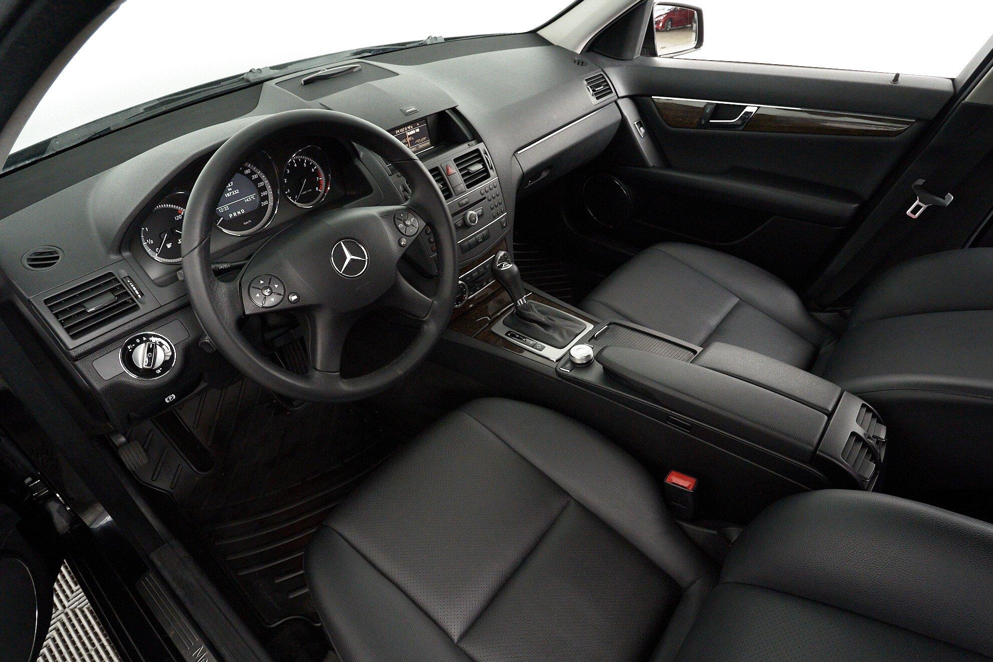 Mercedes-Benz C-Класс 2010, черный