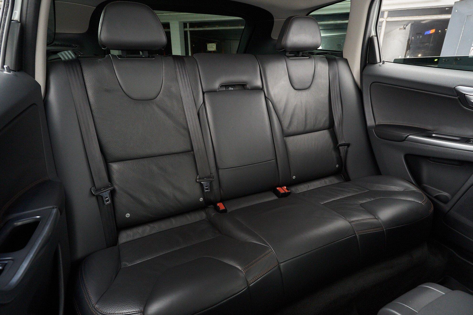 Volvo XC60 2014, белый