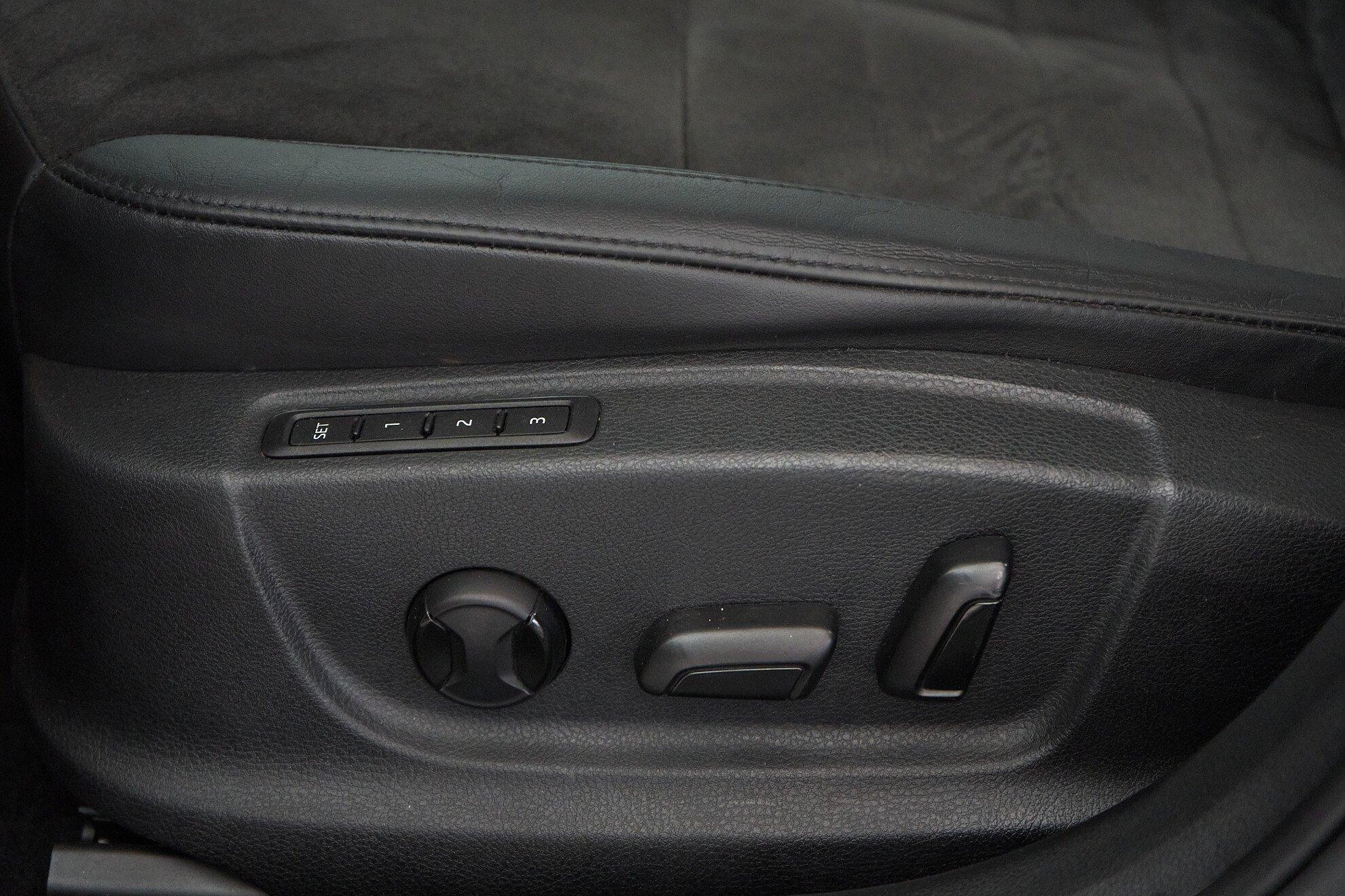 Skoda Octavia 2016, белый
