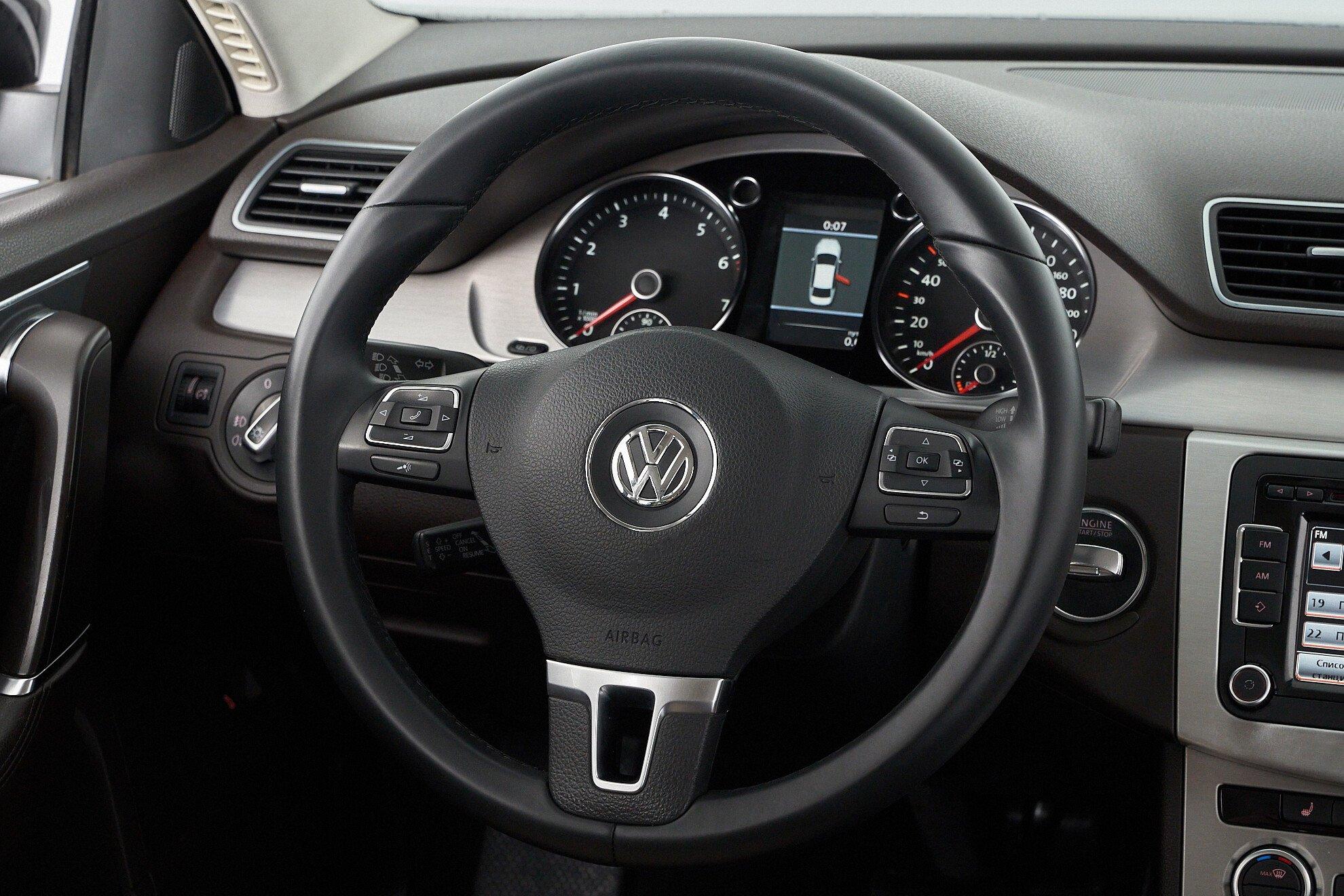 Volkswagen Passat 2013, черный