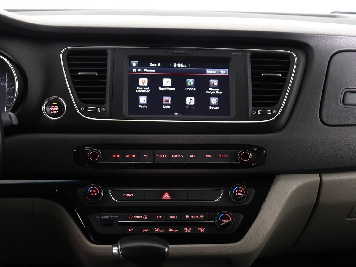 Kia Carnival 2017, серый