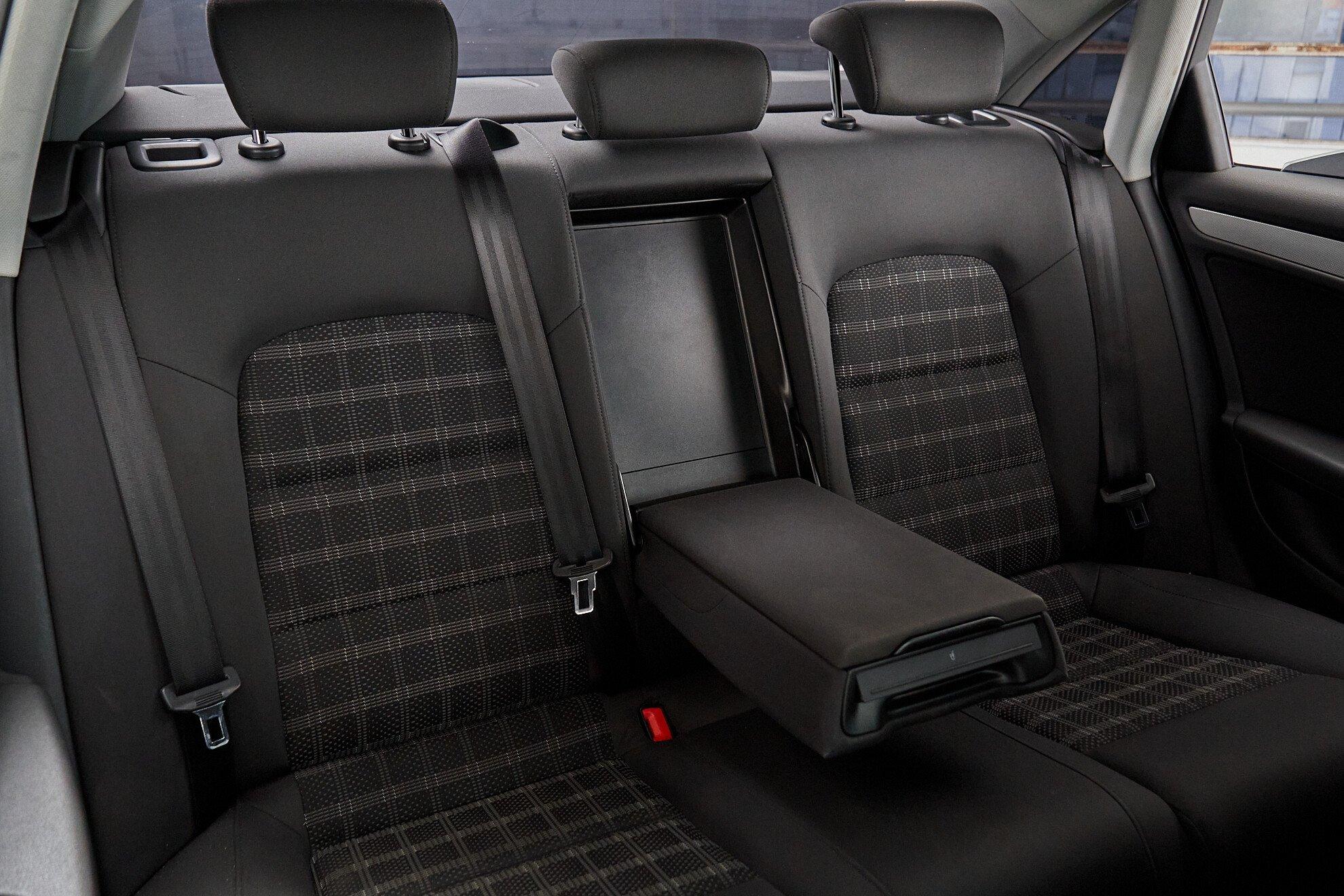 Audi A4 2014, черный