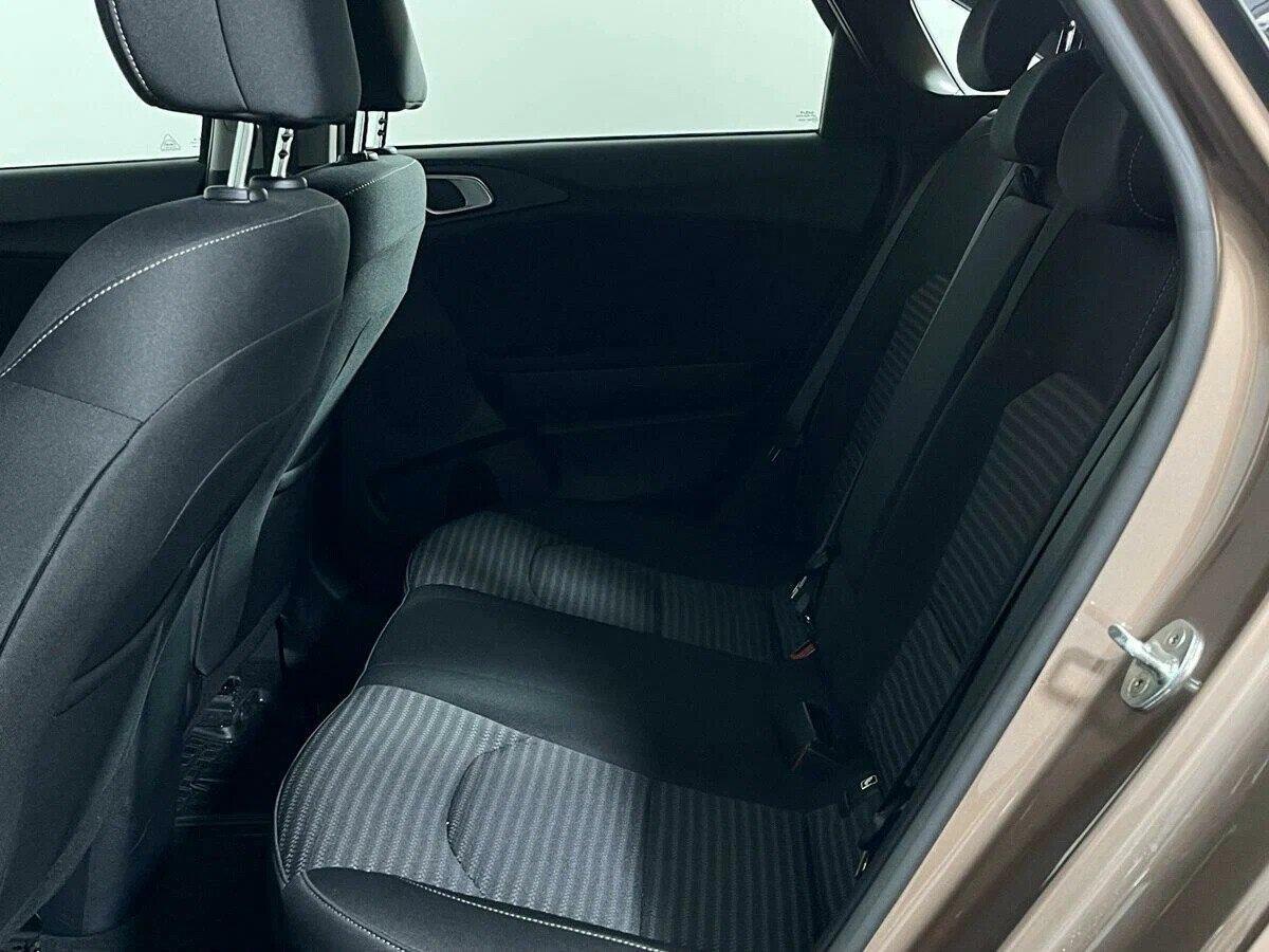Kia Ceed 2021, коричневый