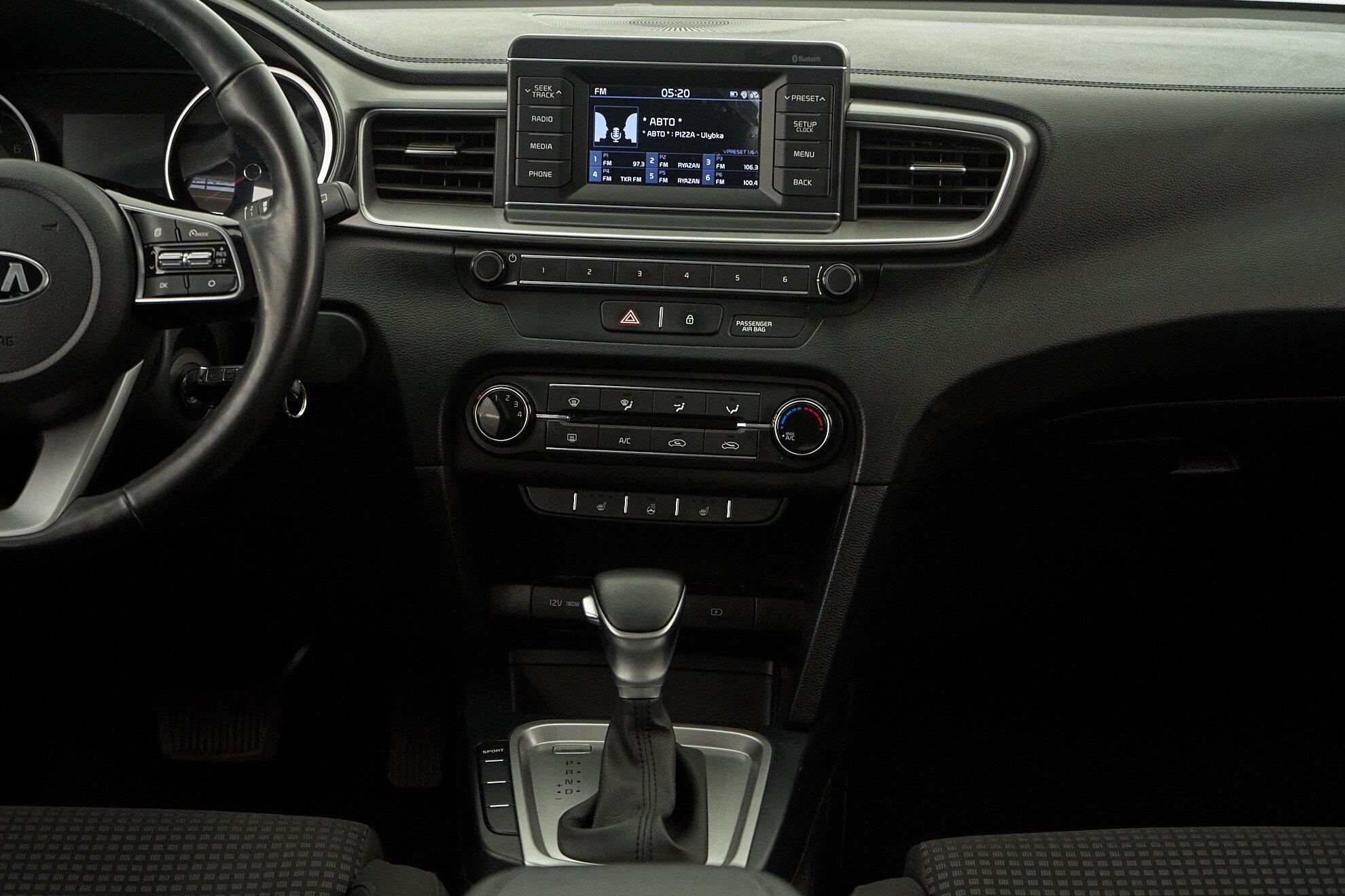 Kia Ceed 2018, белый