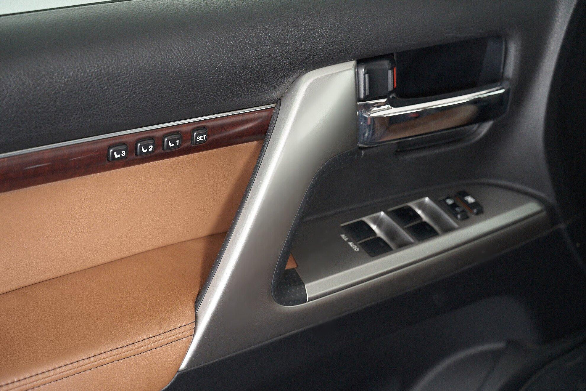 Toyota Land Cruiser 2014, черный