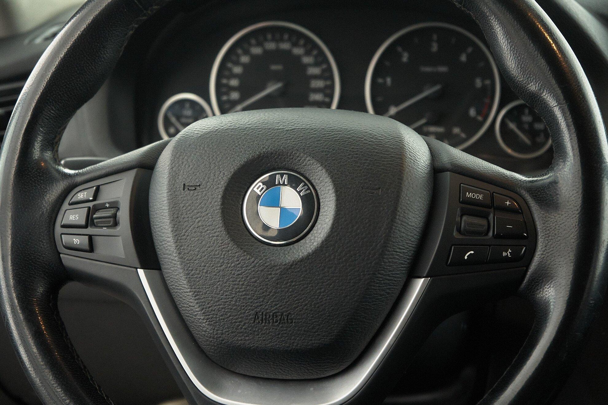 BMW X3 2012, белый