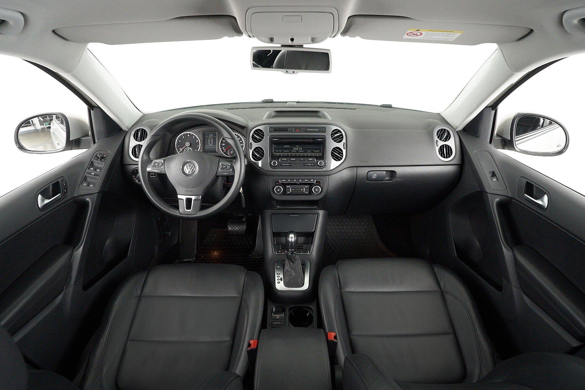 Volkswagen Tiguan 2012, серебряный