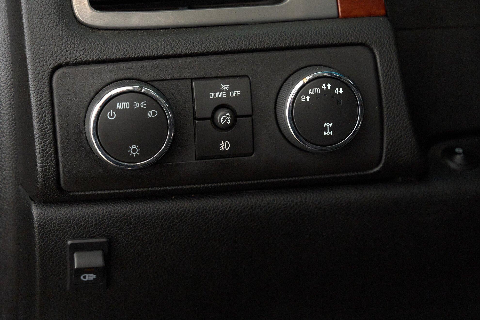 Chevrolet Tahoe 2013, черный