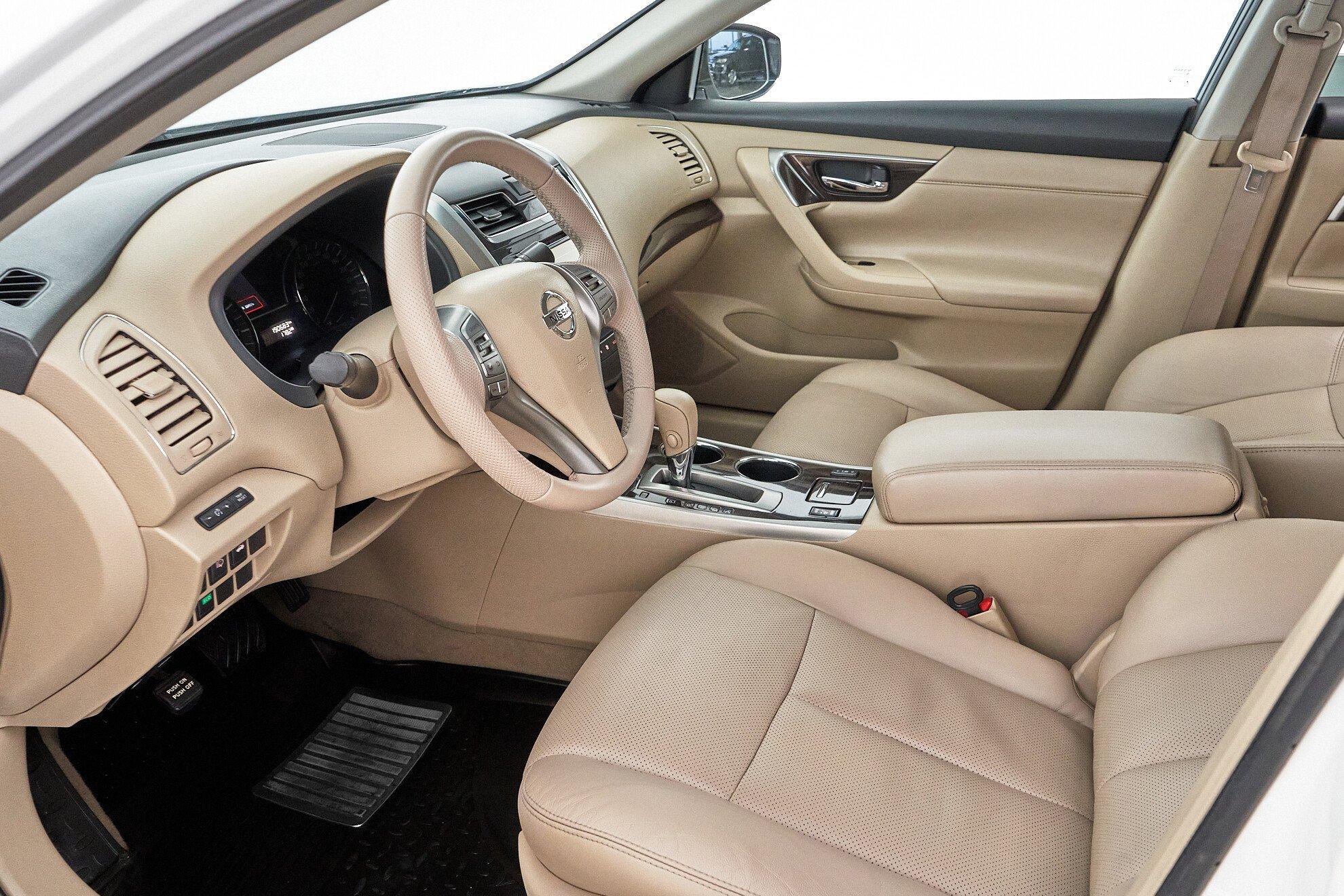 Nissan Teana 2014, белый