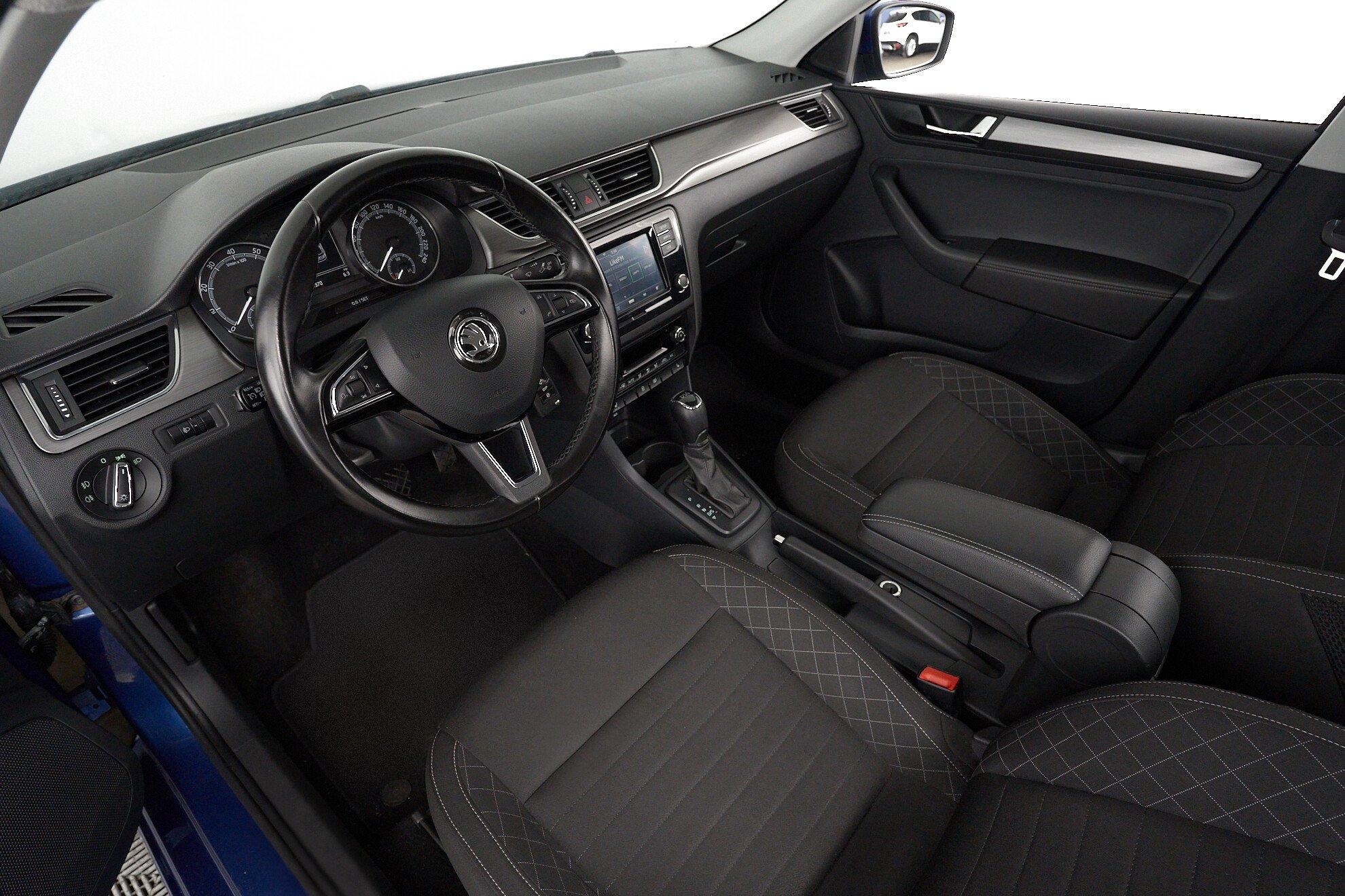 Skoda Rapid 2017, синий