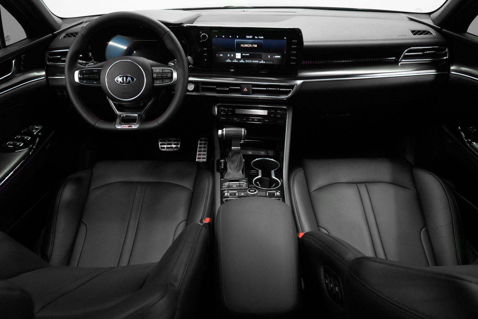 Kia K5 2022, черный