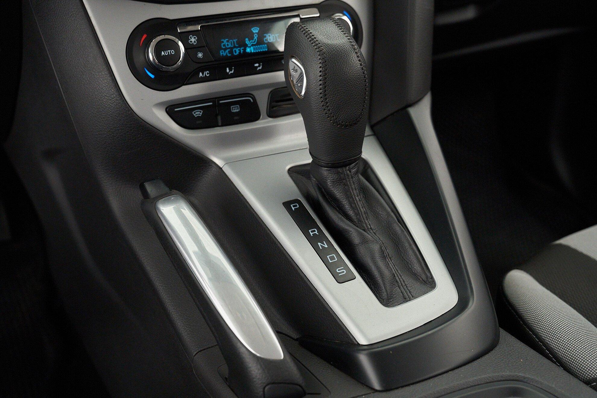 Ford Focus 2014, белый