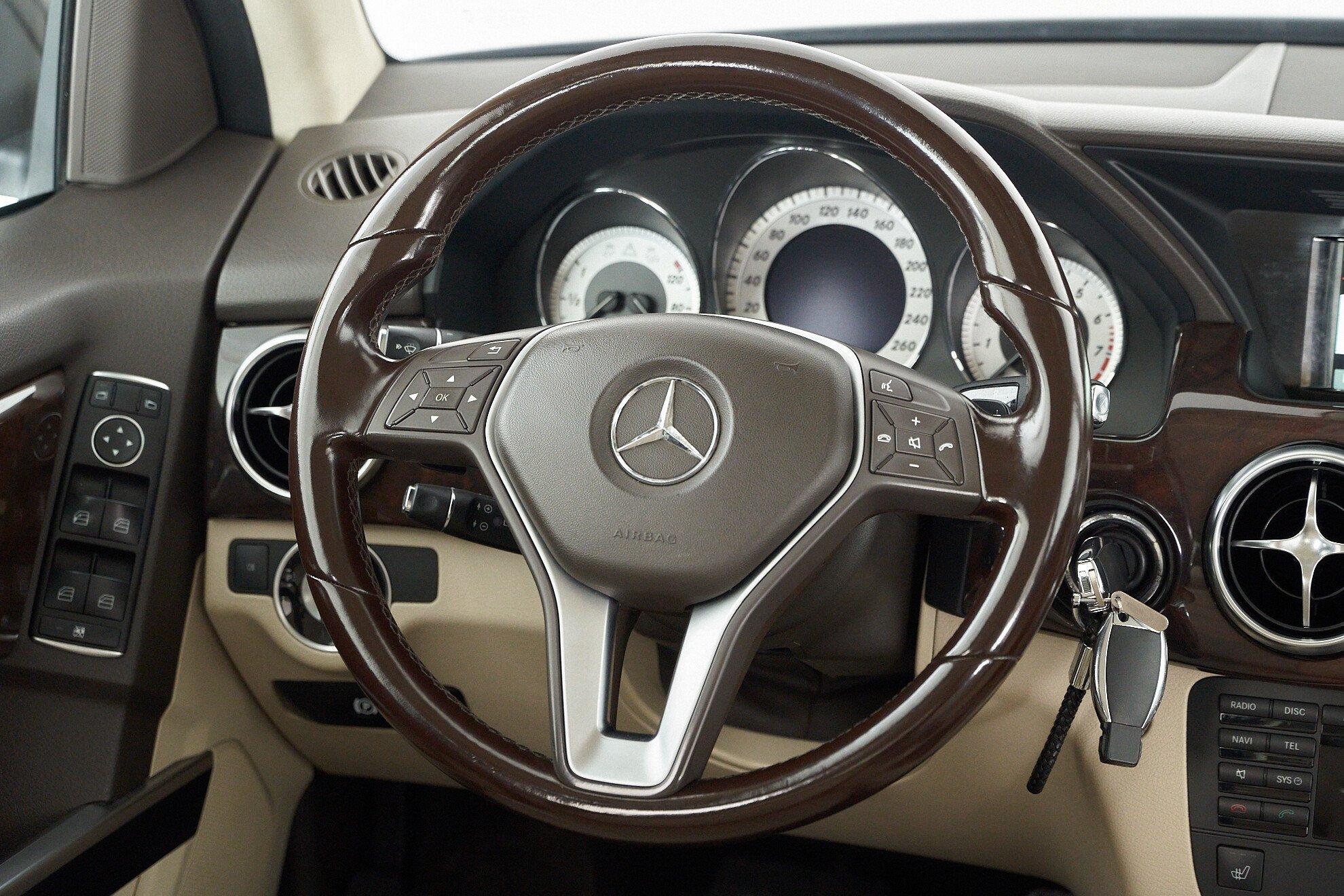 Mercedes-Benz GLK-Класс 2014, коричневый