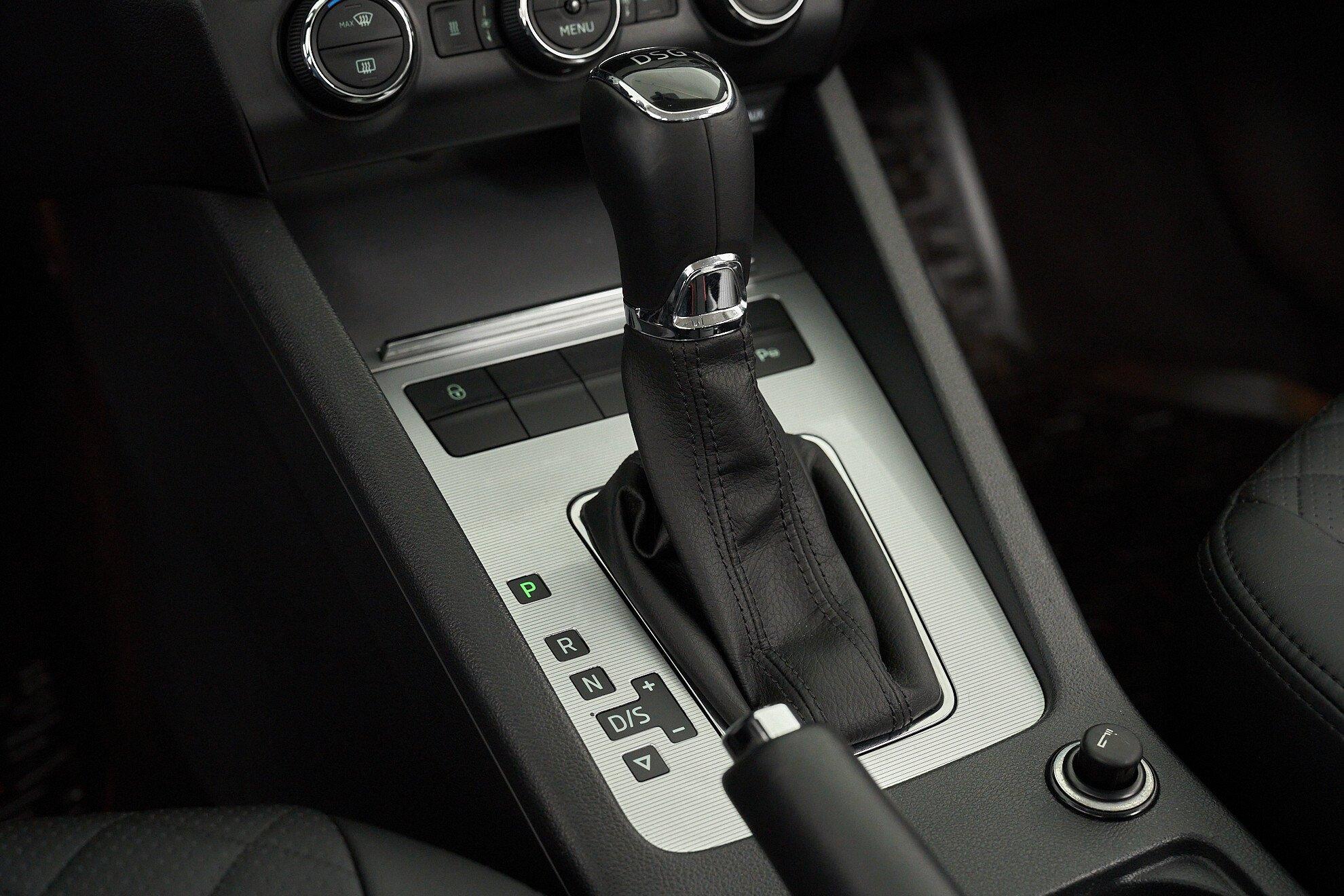 Skoda Octavia 2015, черный