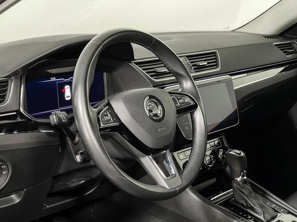Skoda Superb 2021, синий