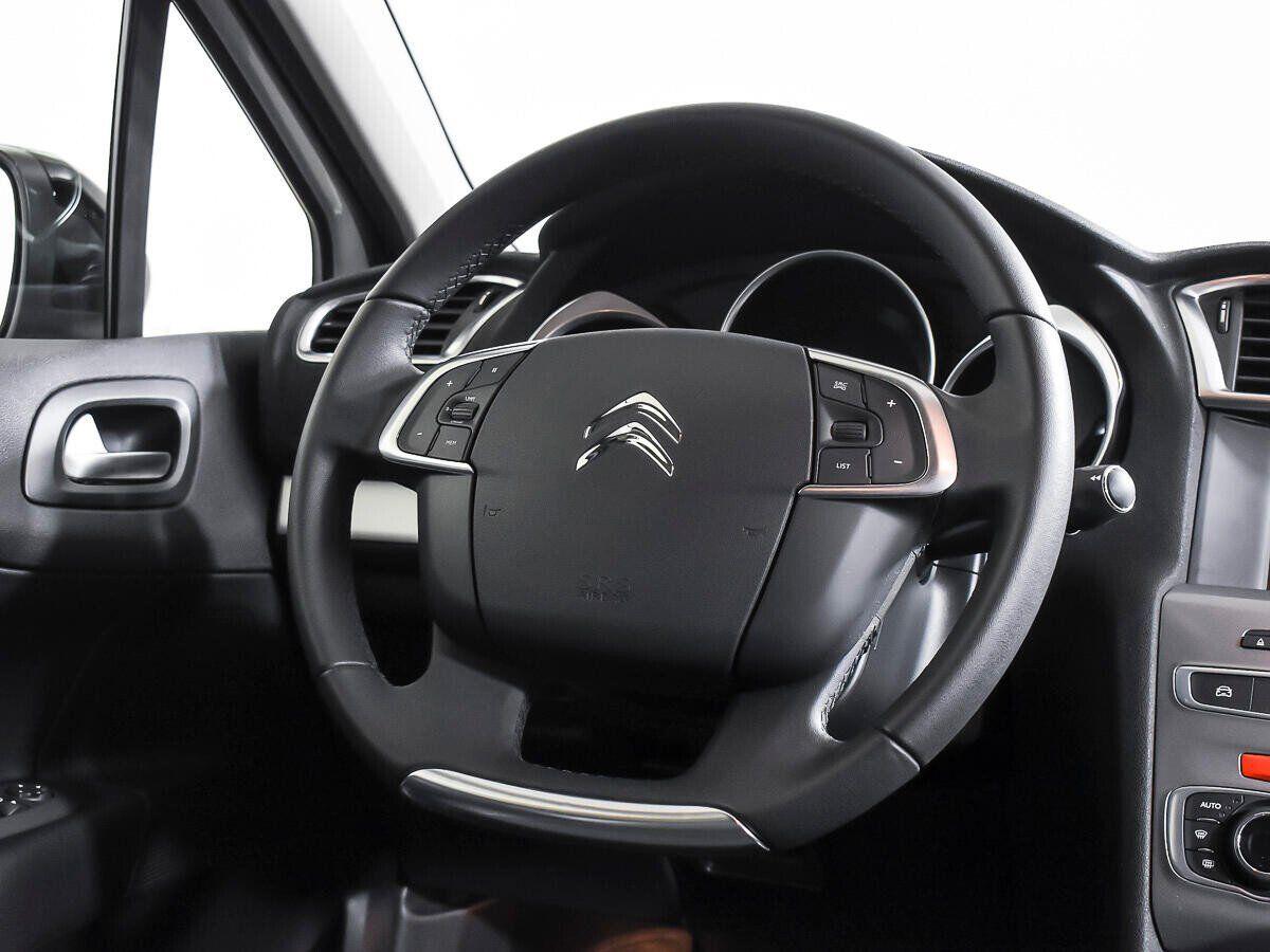 Citroen C4 2019, белый