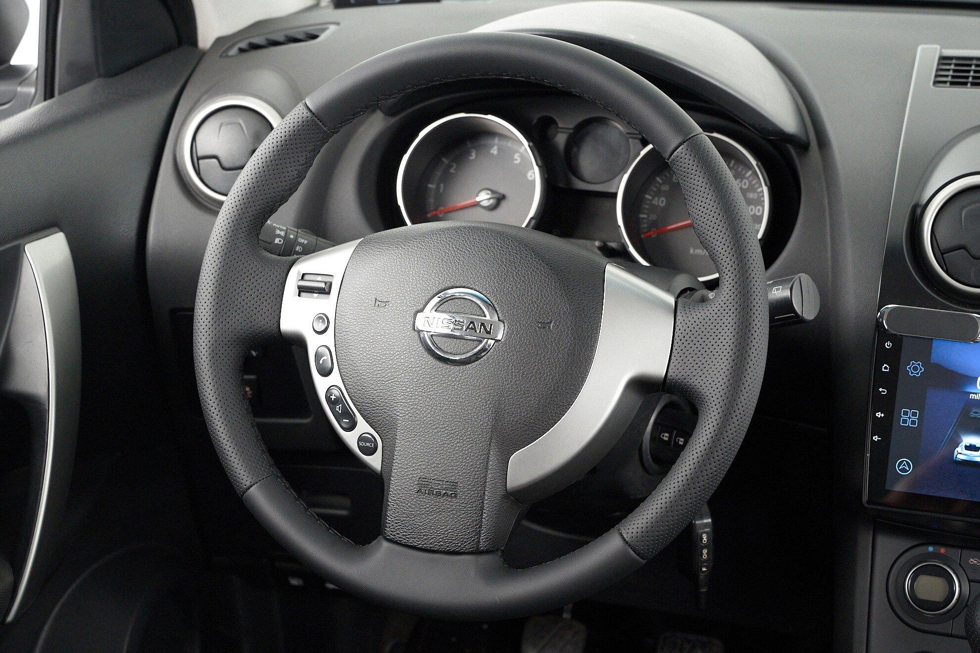 Nissan Qashqai 2009, серебряный