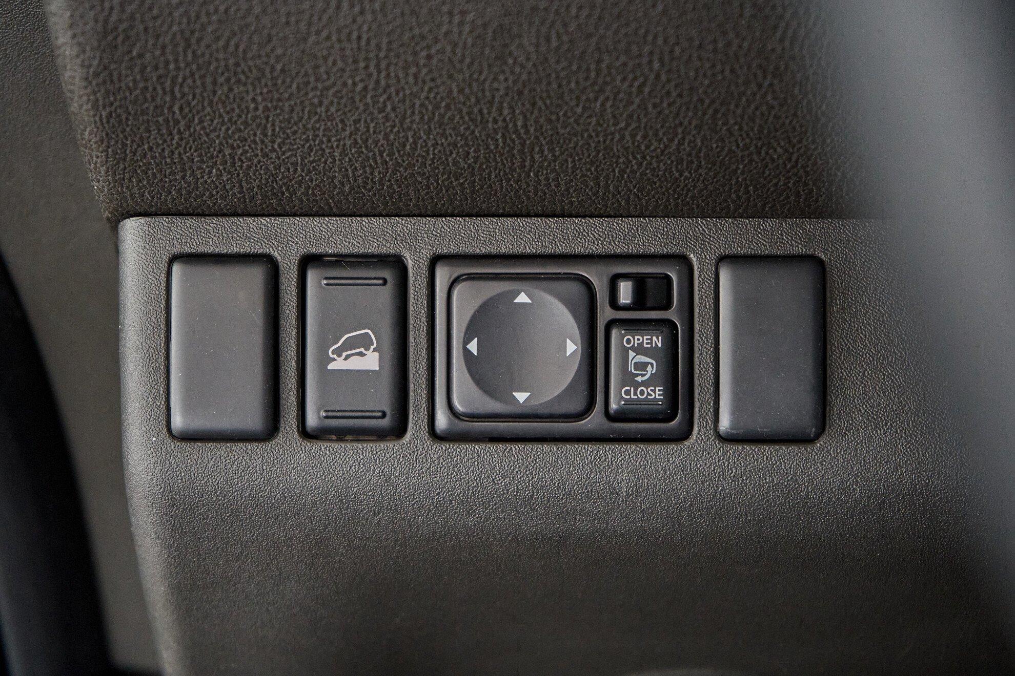 Nissan Pathfinder 2013, серый