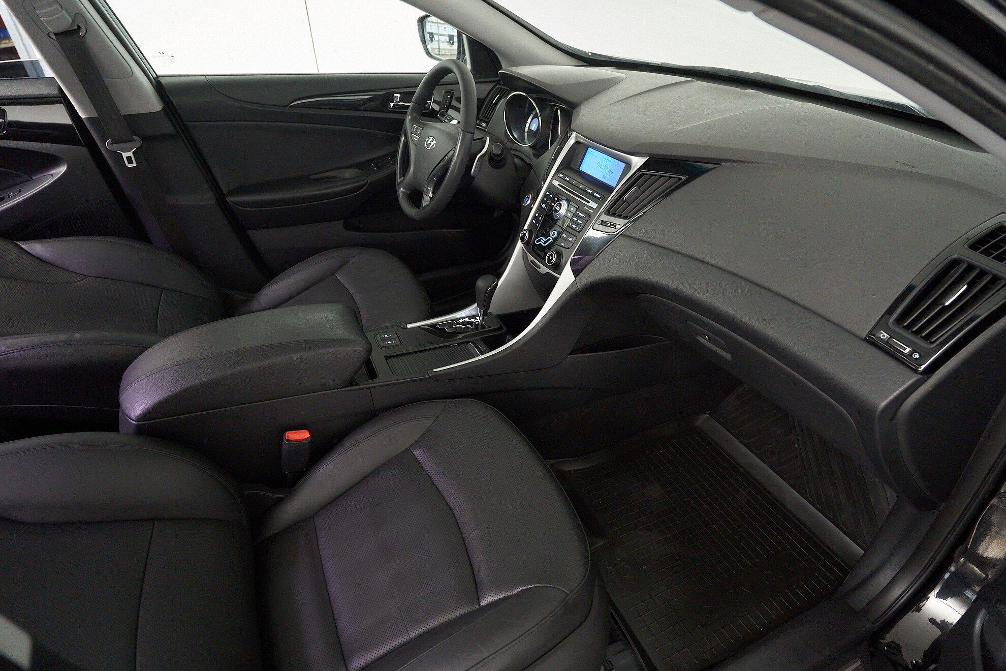 Hyundai Sonata 2010, черный