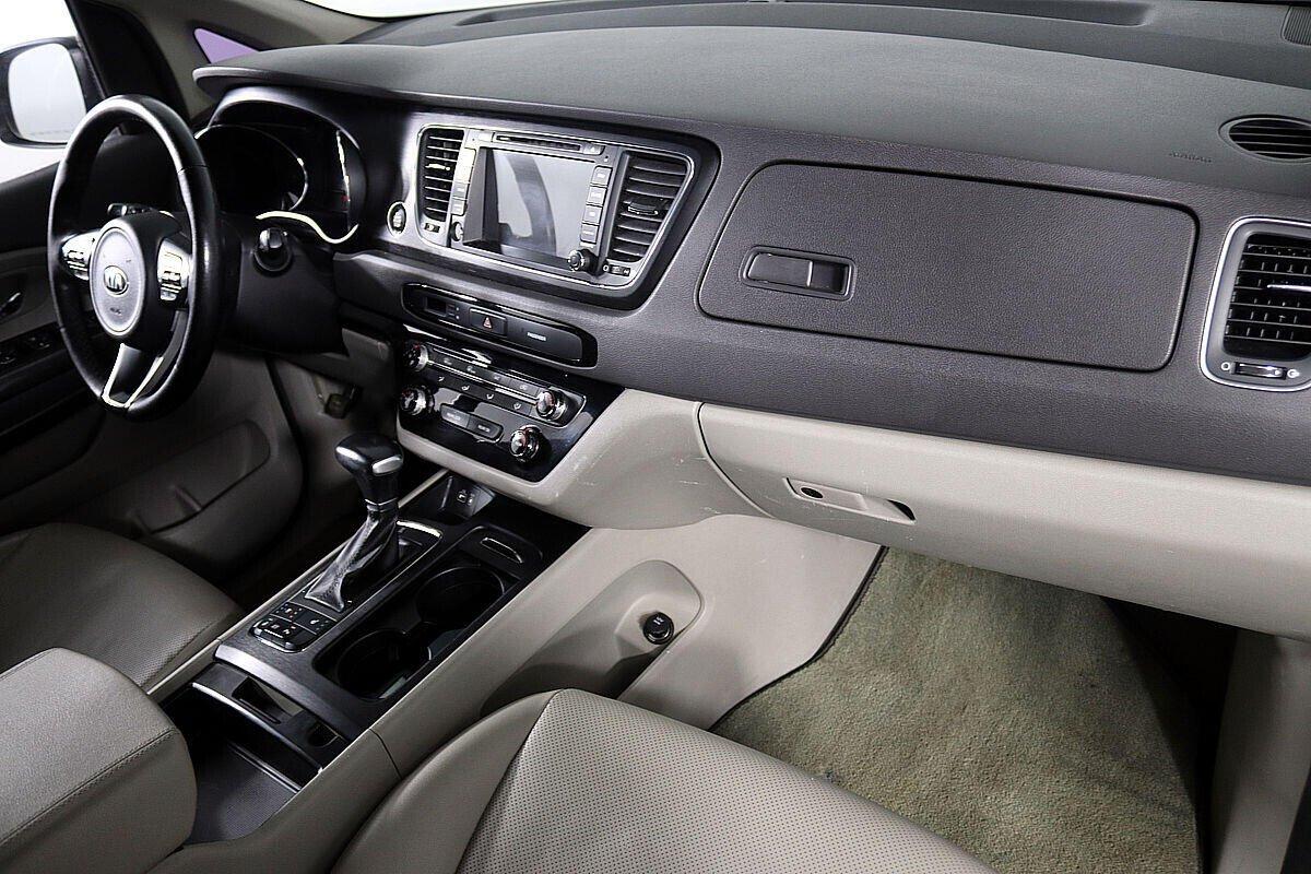 Kia Carnival 2018, черный