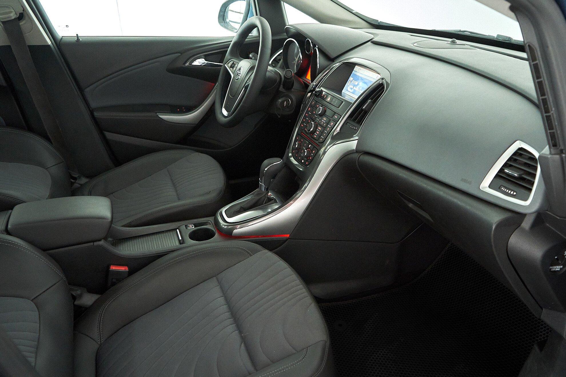 Opel Astra 2014, синий