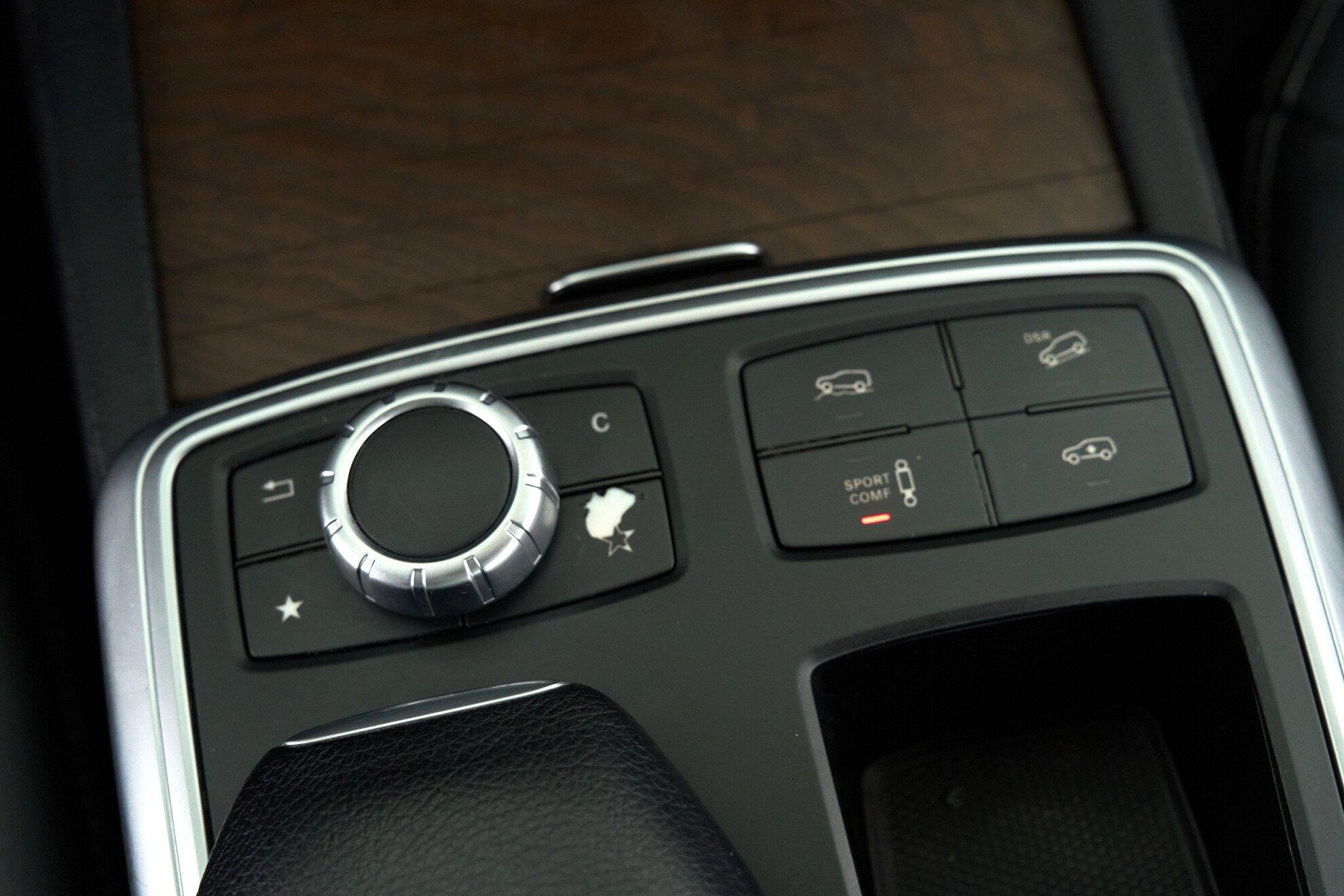 Mercedes-Benz M-Класс 2014, белый