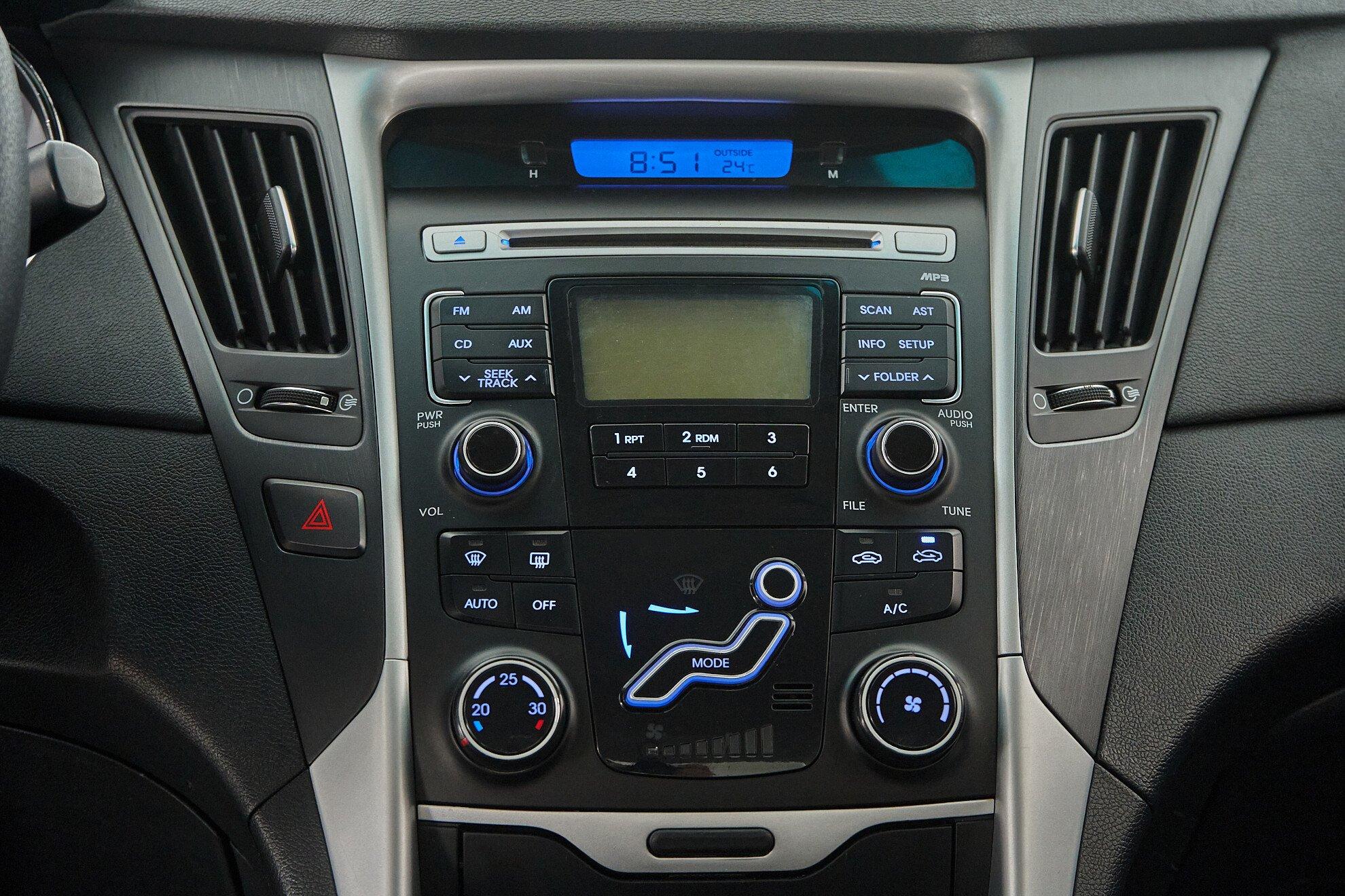 Hyundai Sonata 2012, белый