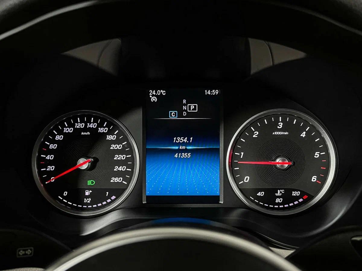 Mercedes-Benz GLC 2021, серый