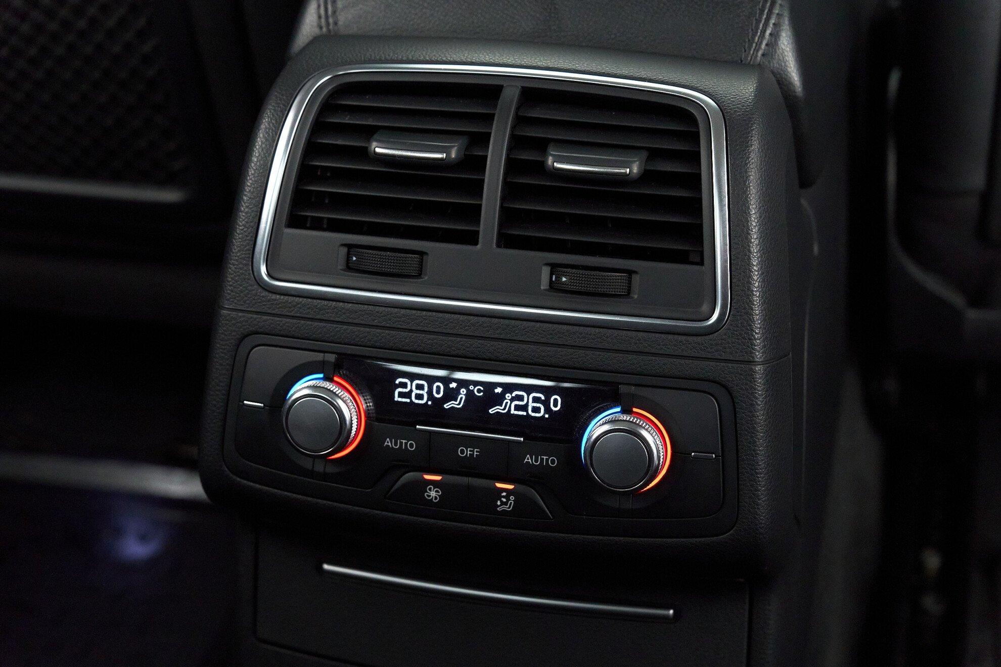 Audi A6 2011, черный