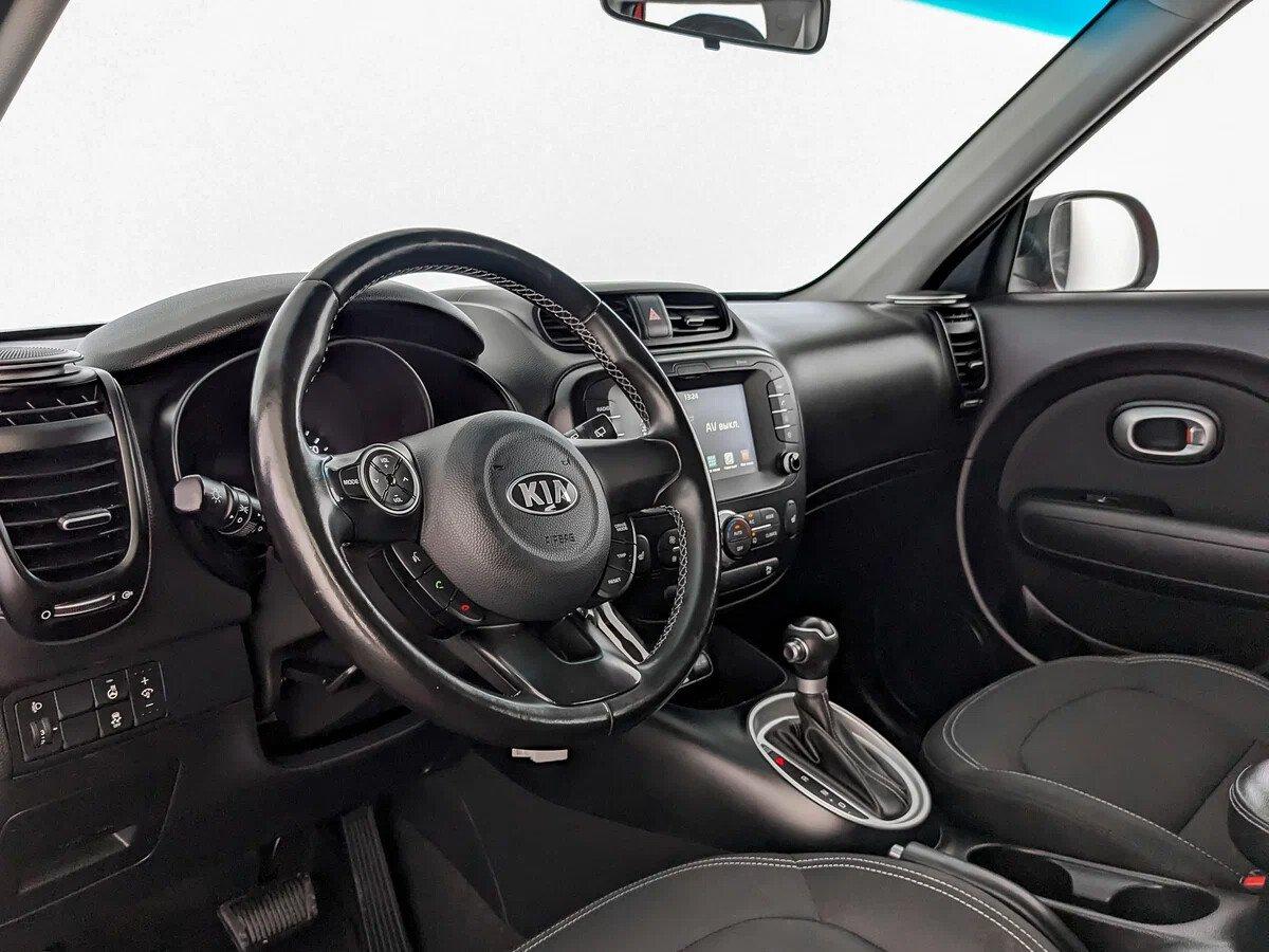 Kia Soul 2018, красный