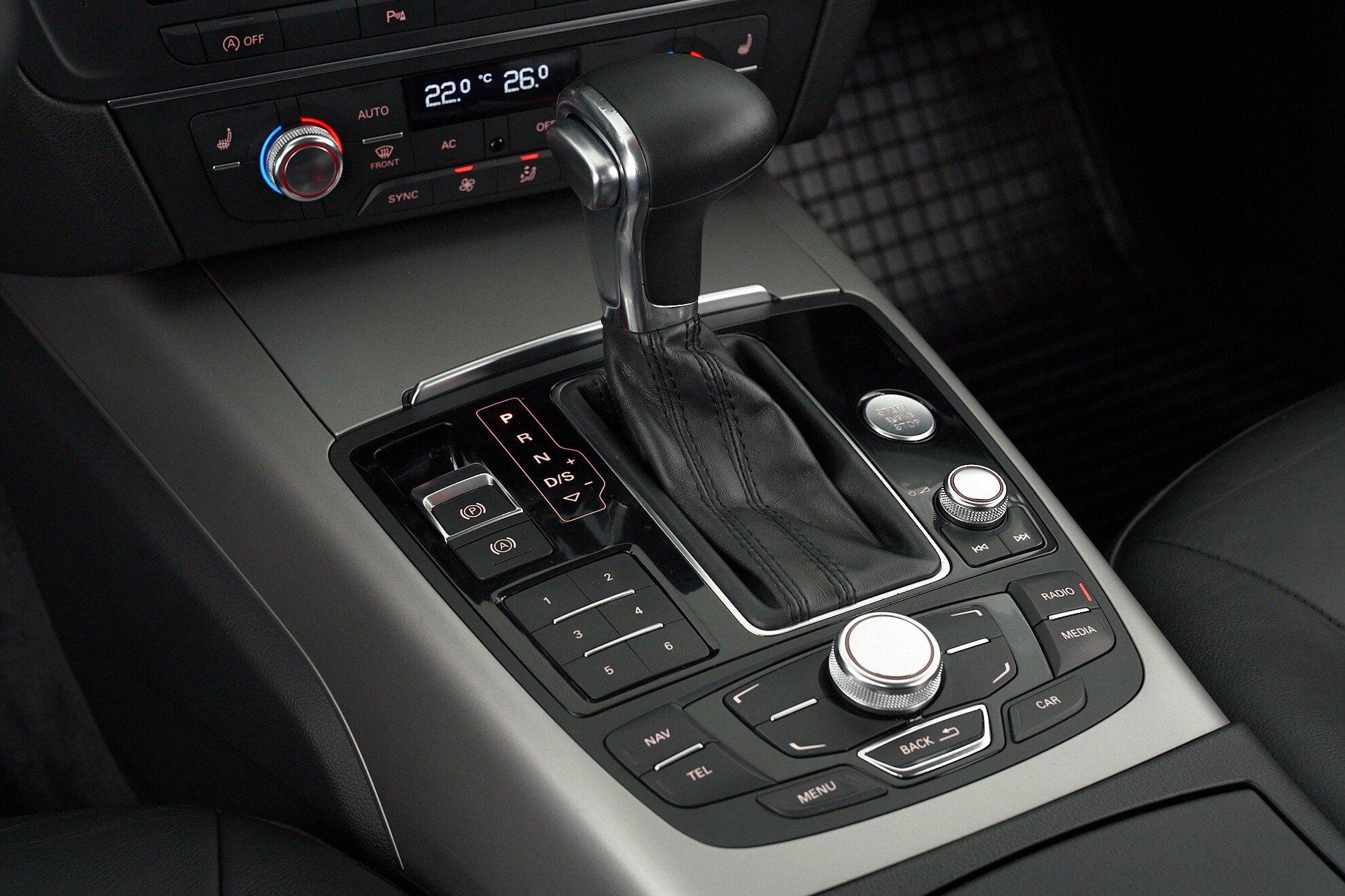 Audi A6 2013, черный