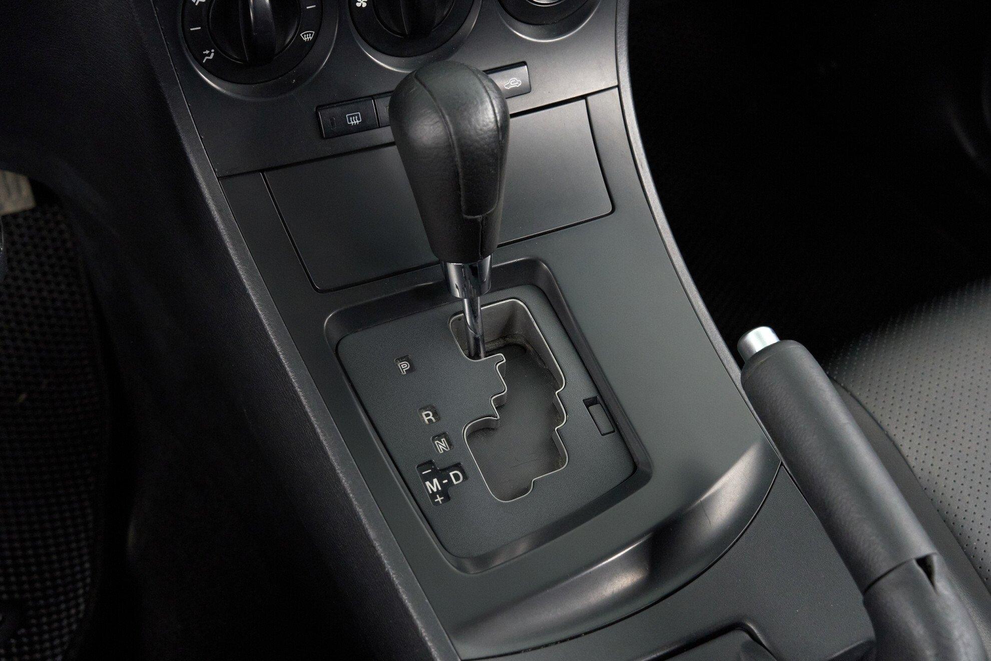 Mazda 3 2011, черный