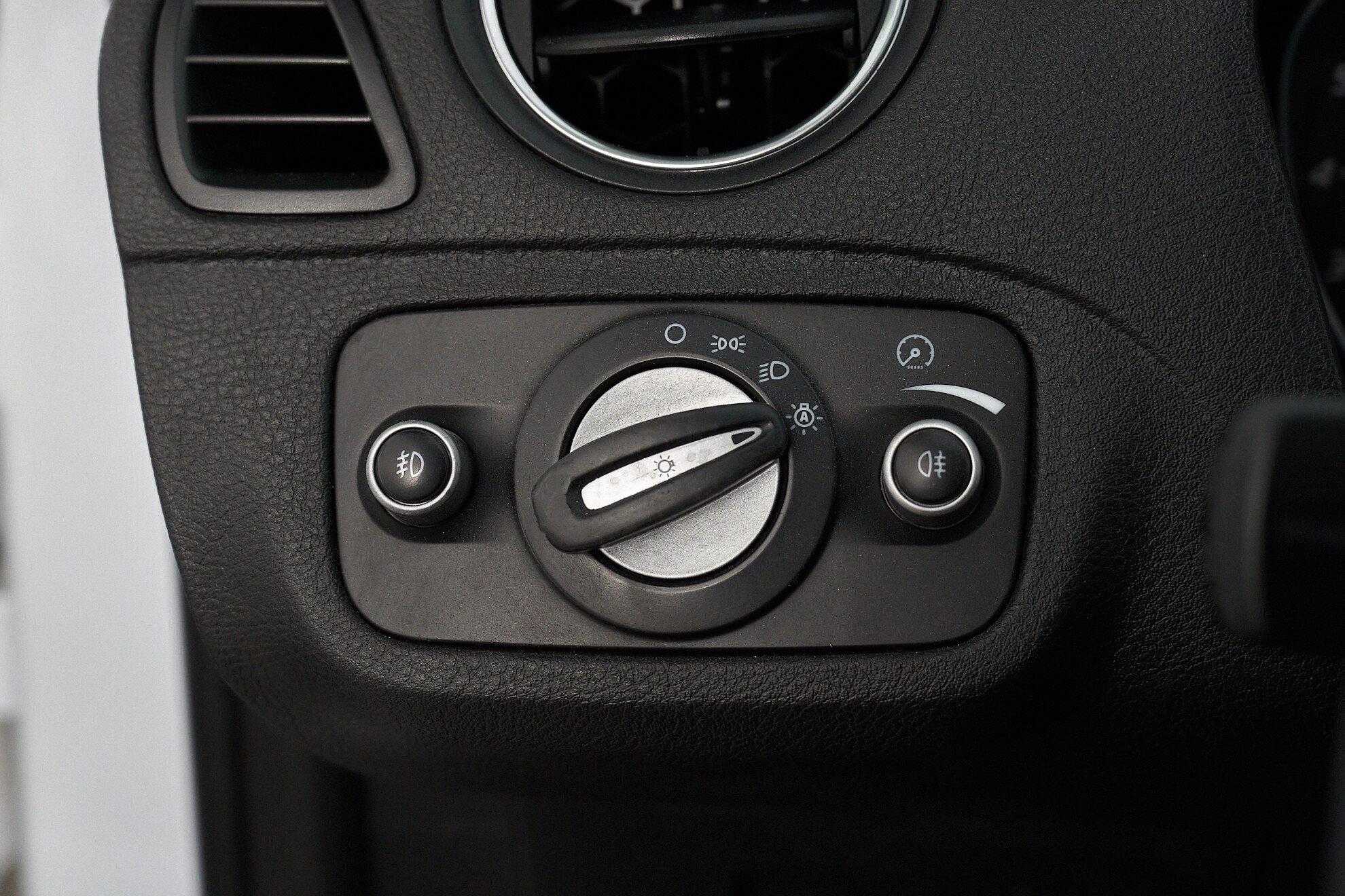 Ford S-MAX 2012, белый