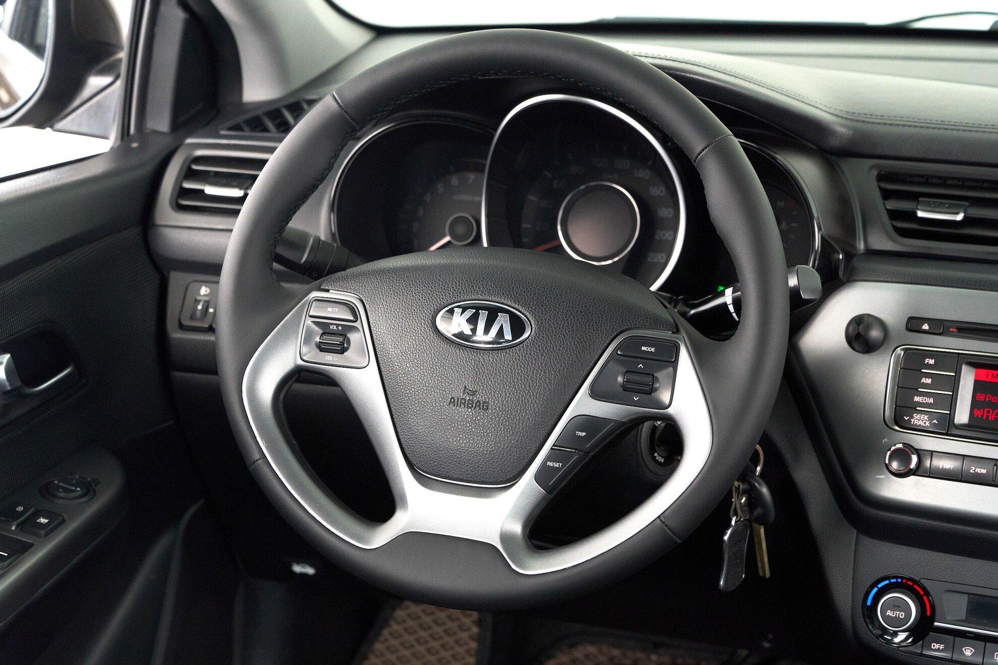 Kia Rio 2016, коричневый