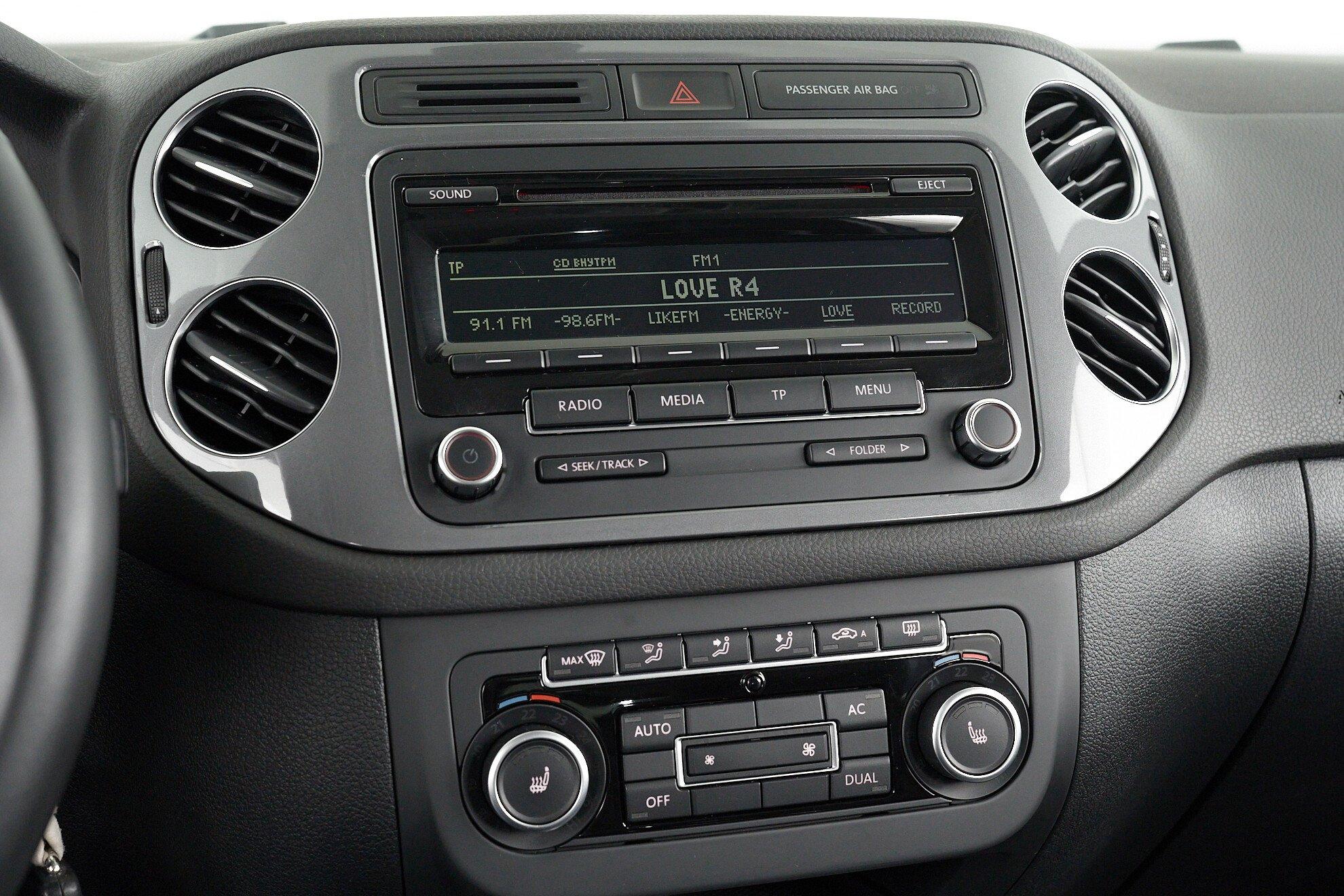 Volkswagen Tiguan 2012, серебряный