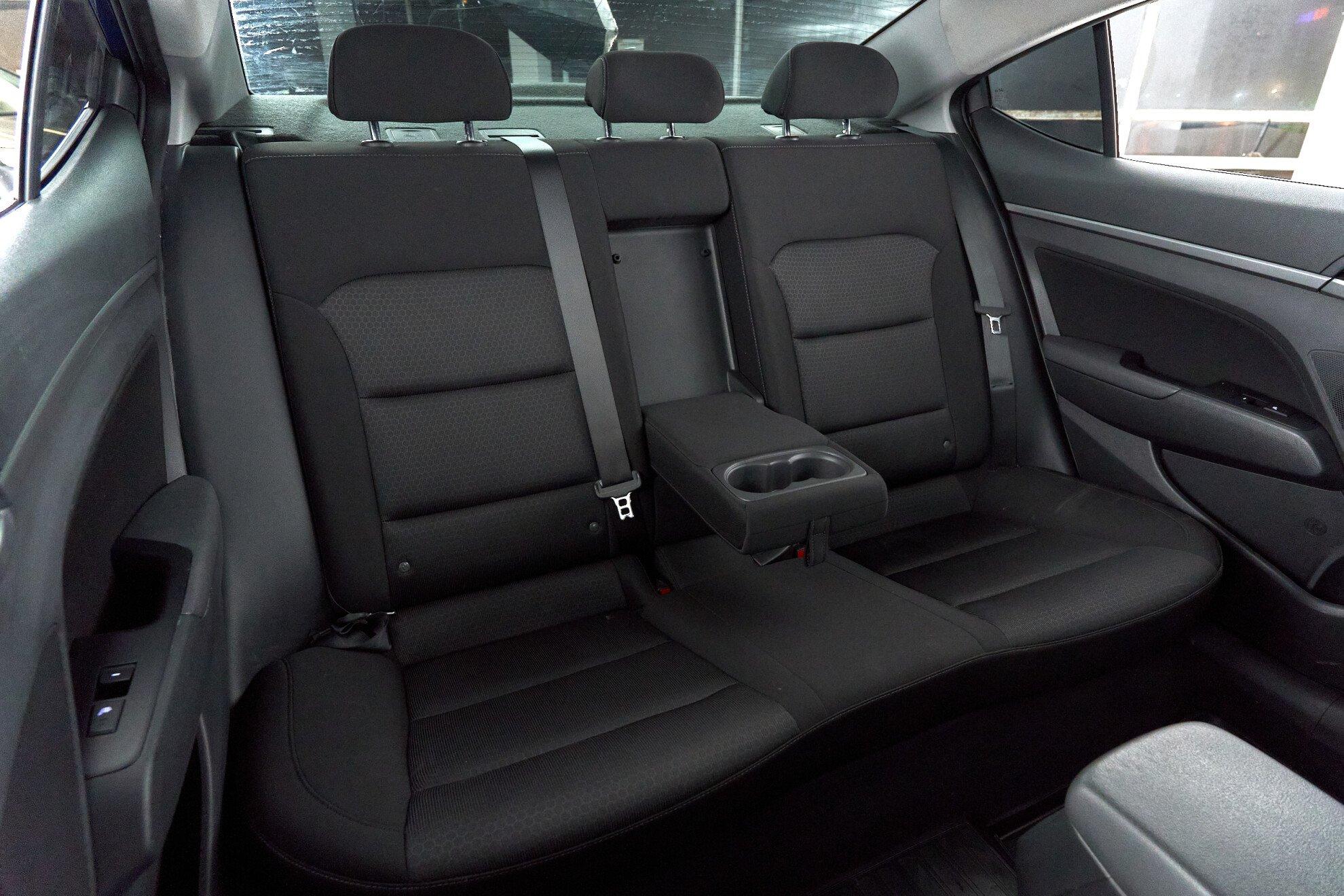 Hyundai Elantra 2018, синий