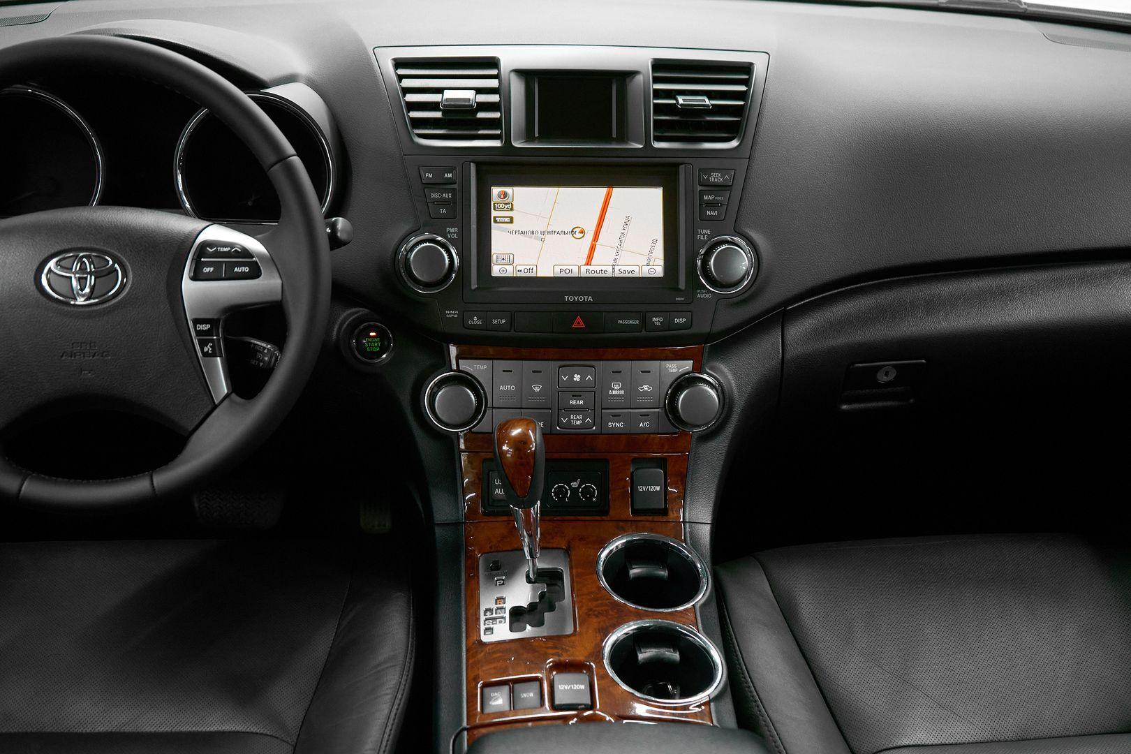Toyota Highlander 2011, белый