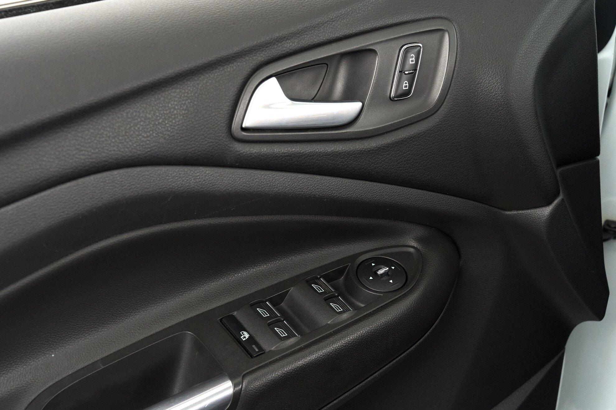 Ford Kuga 2013, белый
