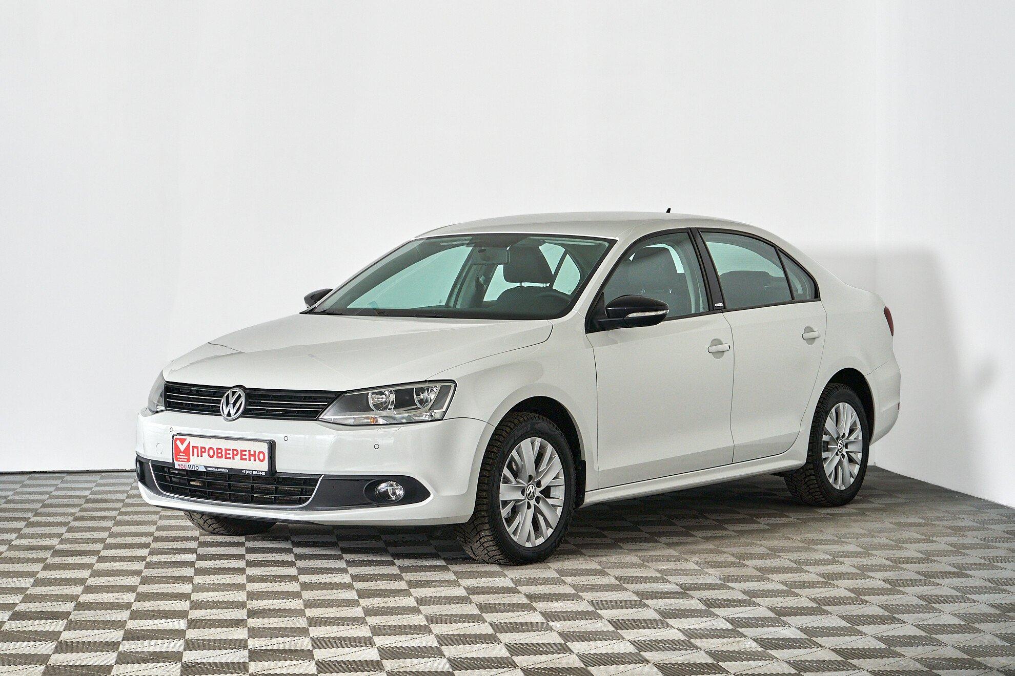 Volkswagen Jetta 2014, белый