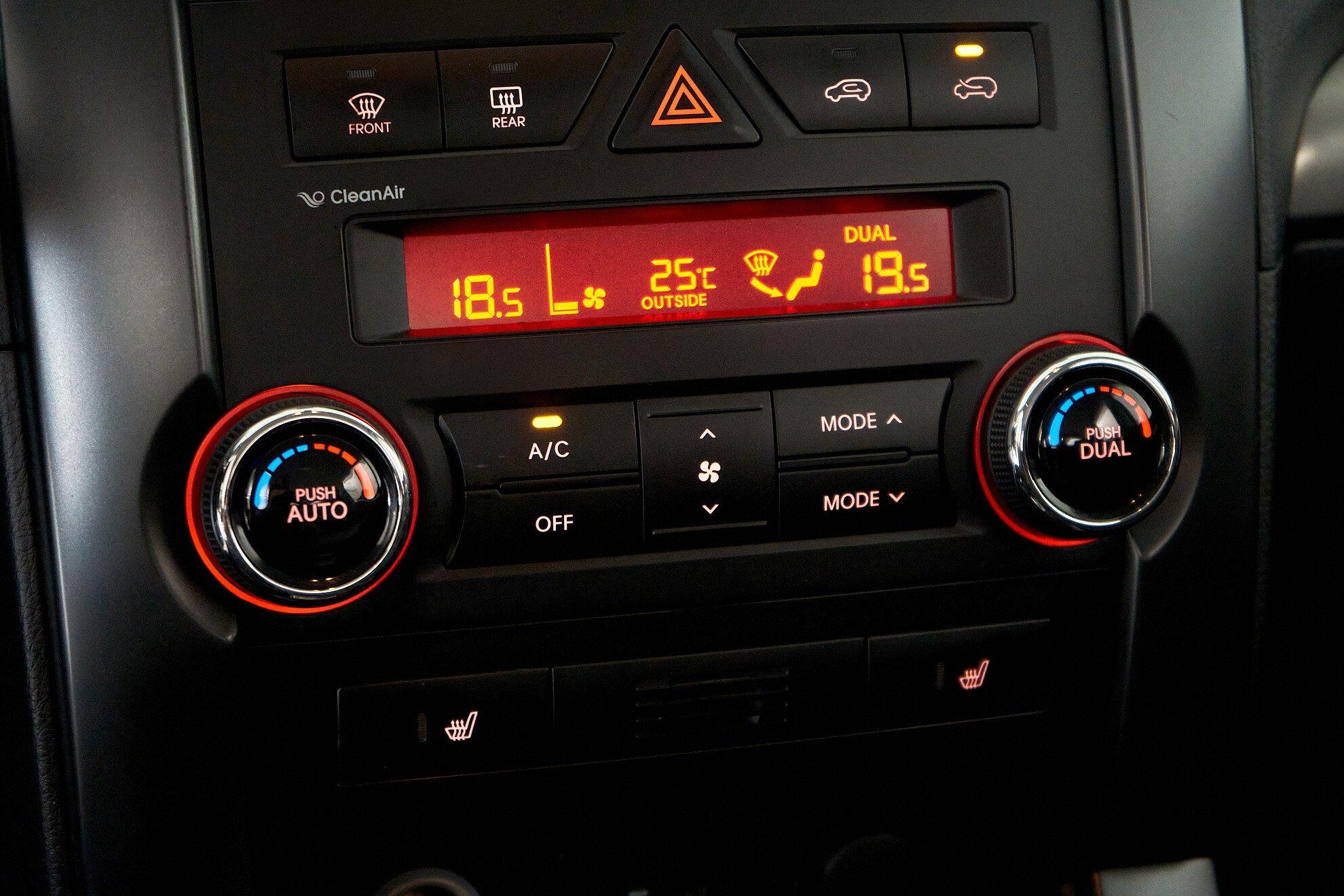 Kia Sorento 2011, черный