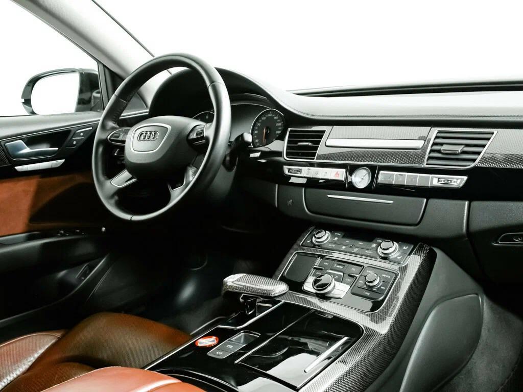 Audi A8 2014, белый