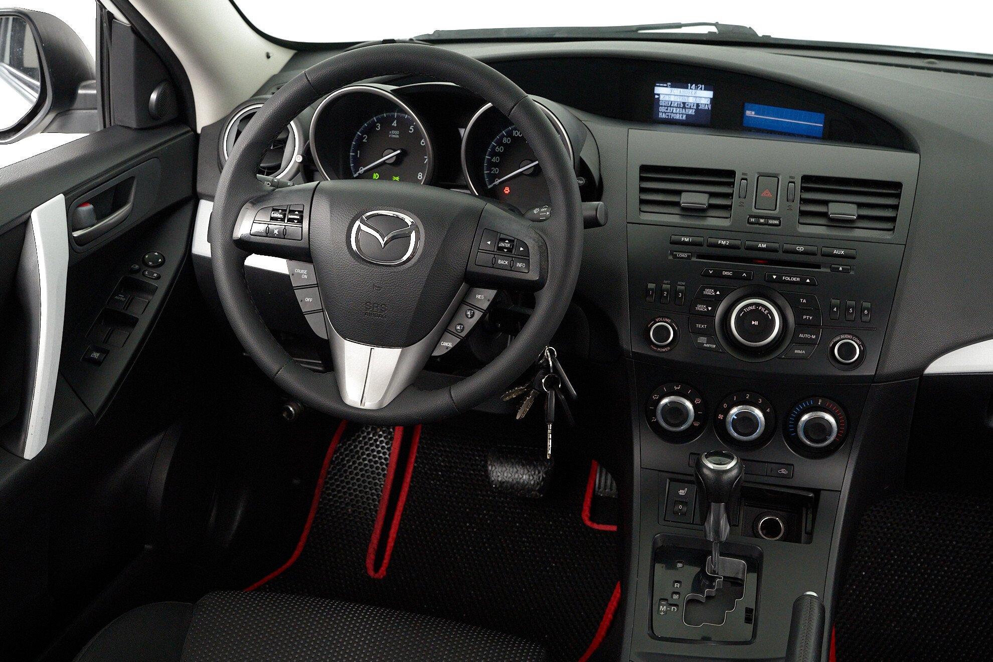 Mazda 3 2013, белый