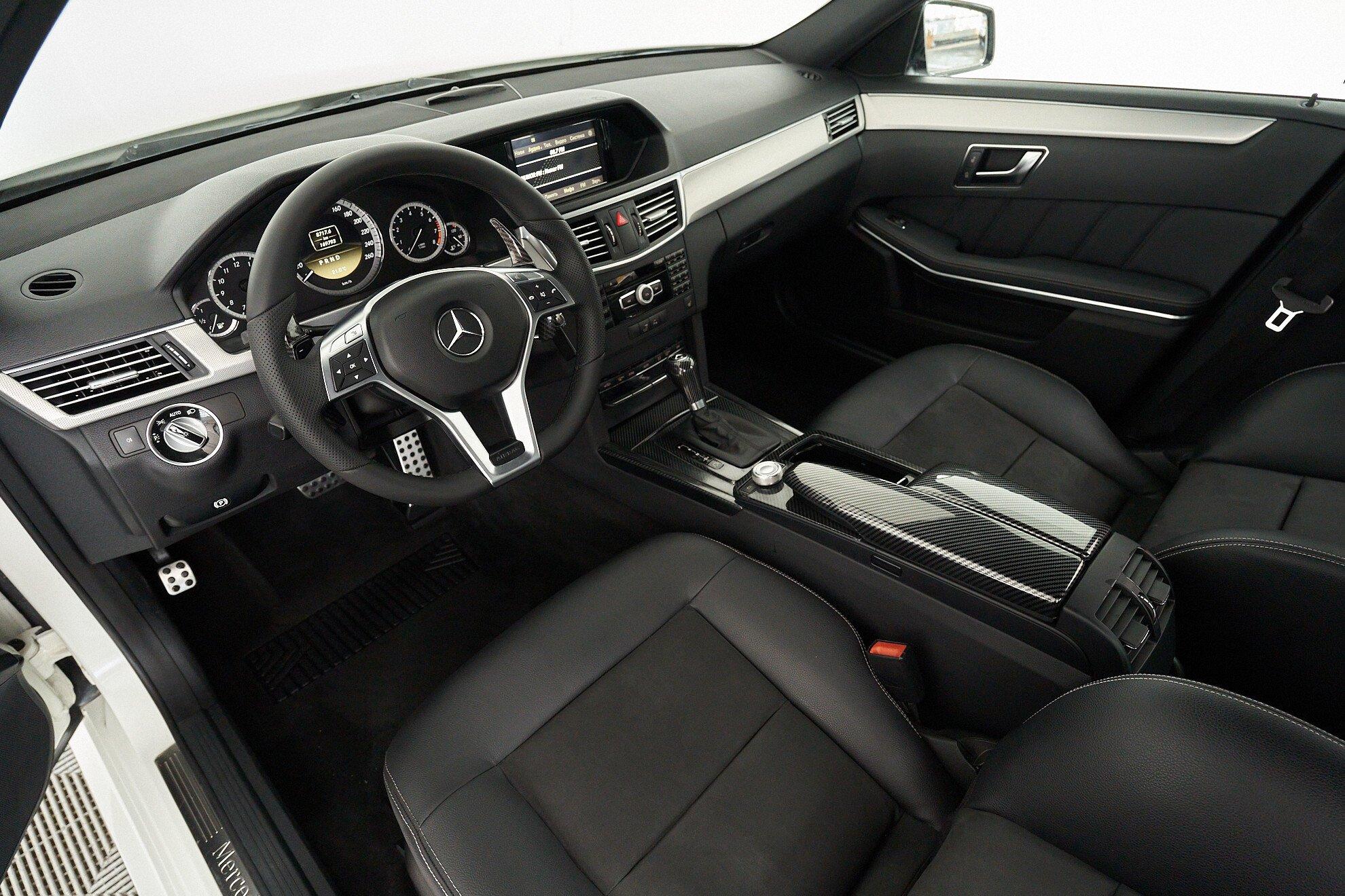 Mercedes-Benz E-Класс 2011, белый