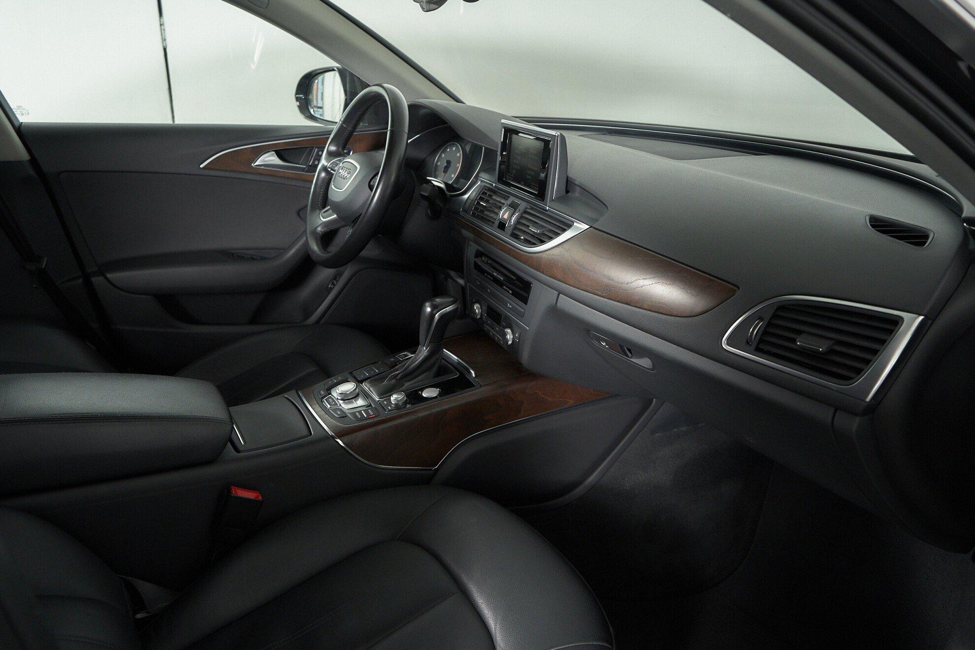 Audi A6 2016, серый