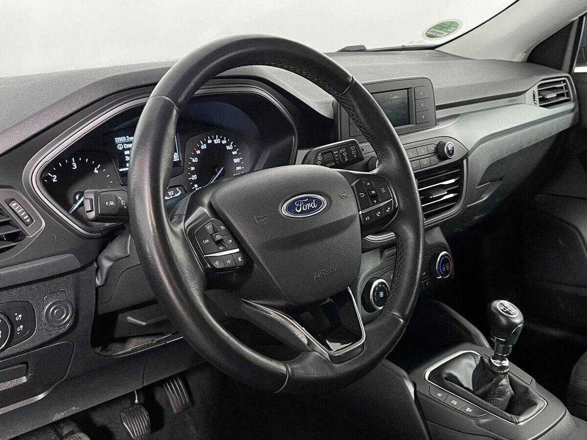 Ford Focus 2019, синий