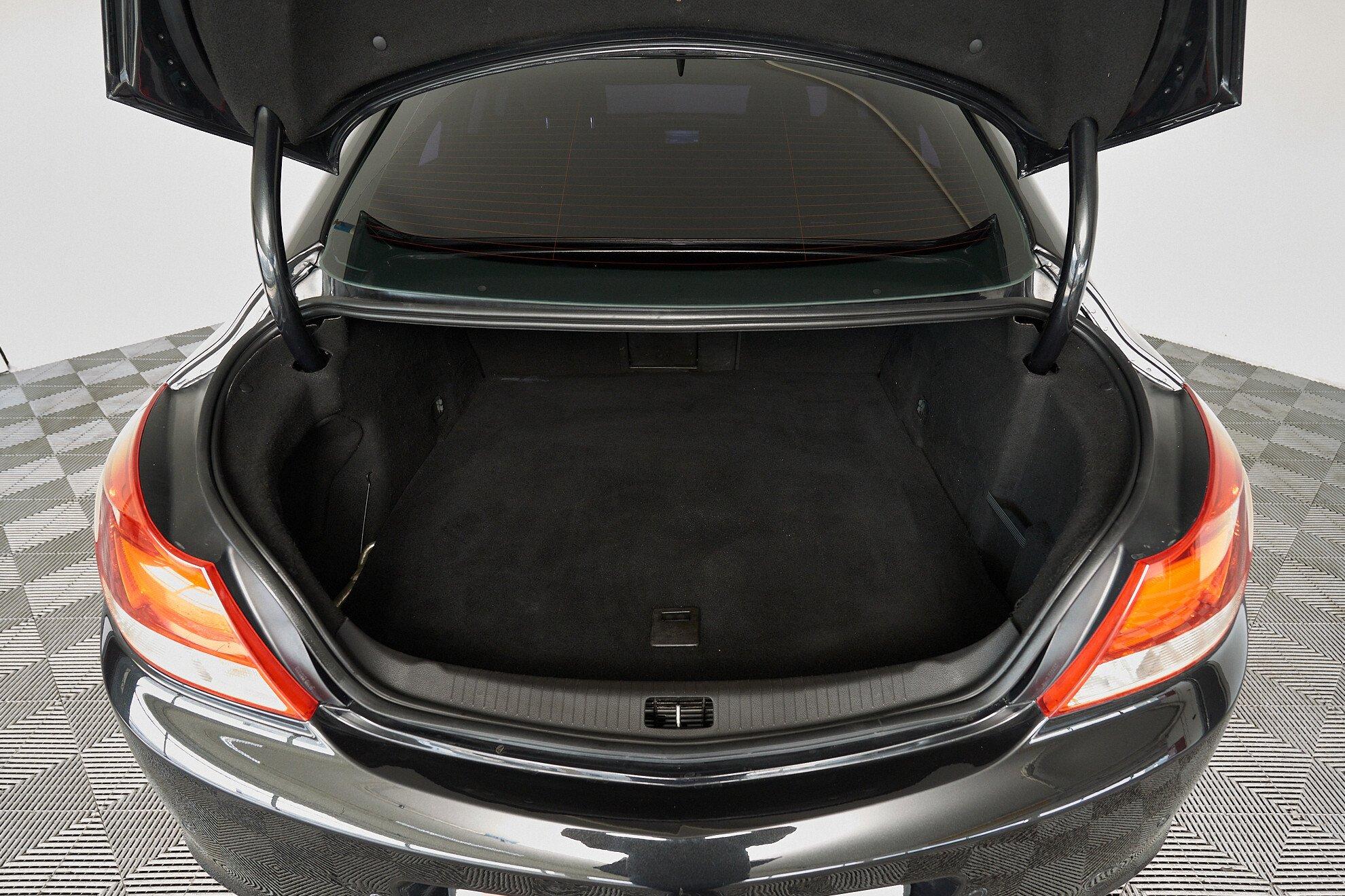 Opel Insignia 2012, черный