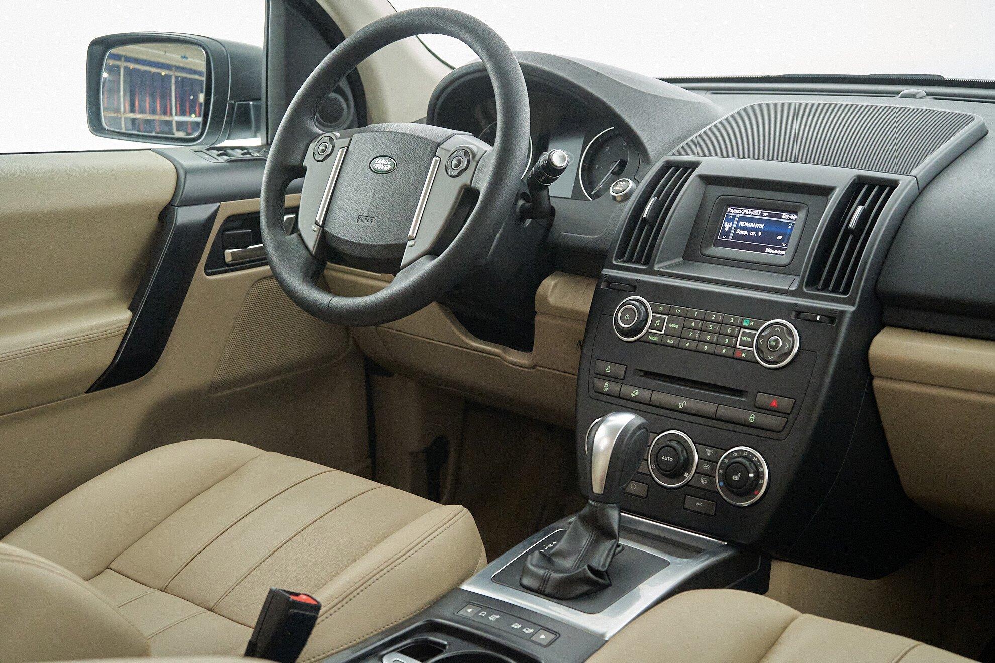 Land Rover Freelander 2013, белый