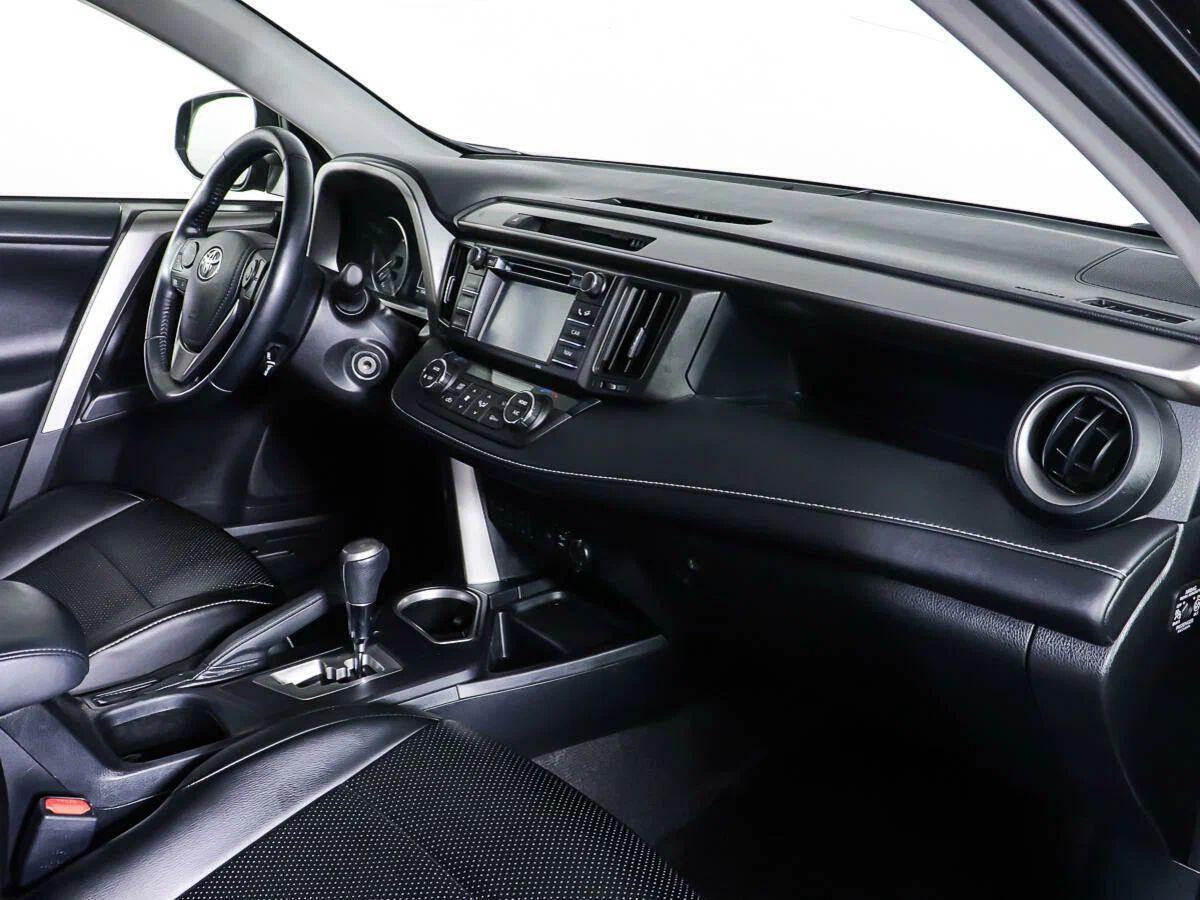 Toyota RAV4 2016, черный