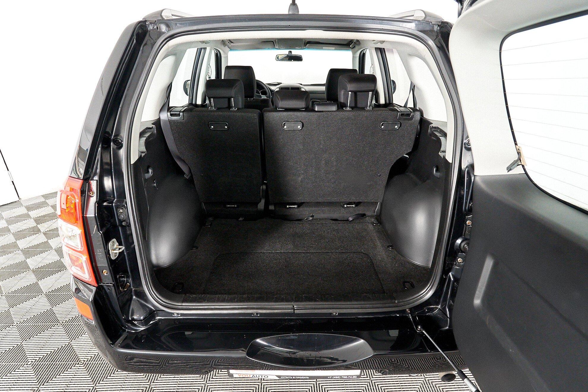 Suzuki Grand Vitara 2011, черный